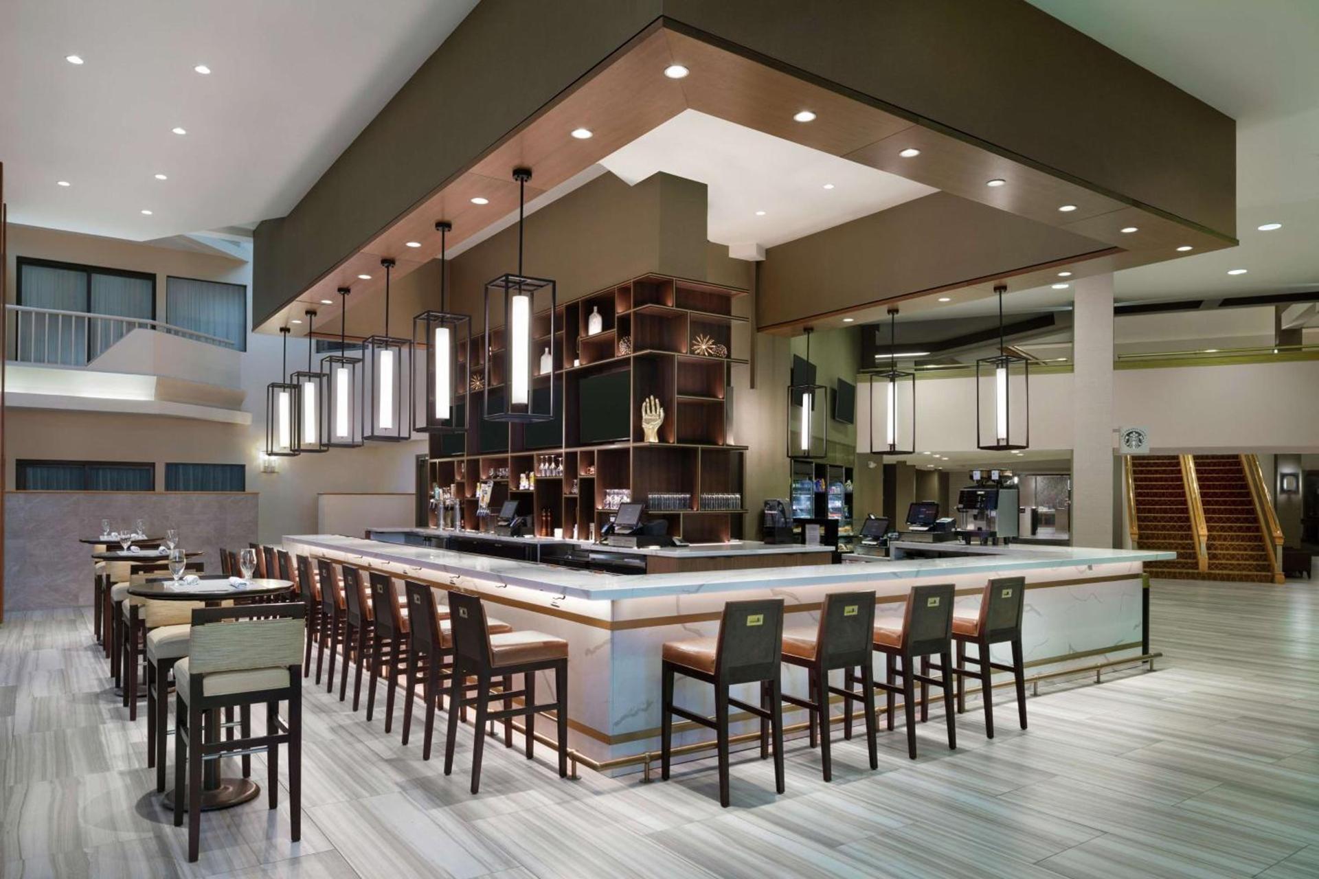 DoubleTree by Hilton Hotel Newark Airport photo 72