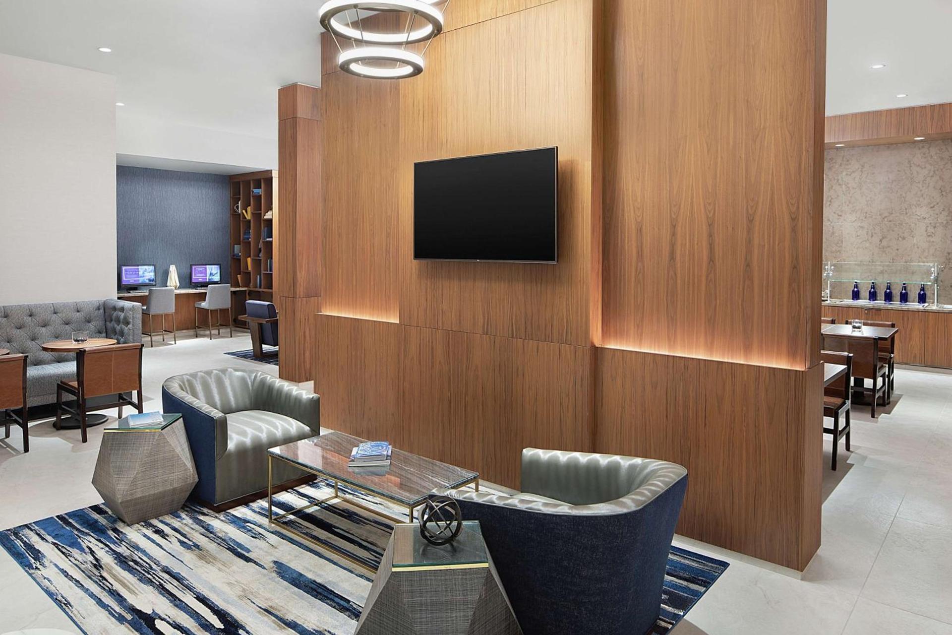 DoubleTree by Hilton Hotel Newark Airport photo 74