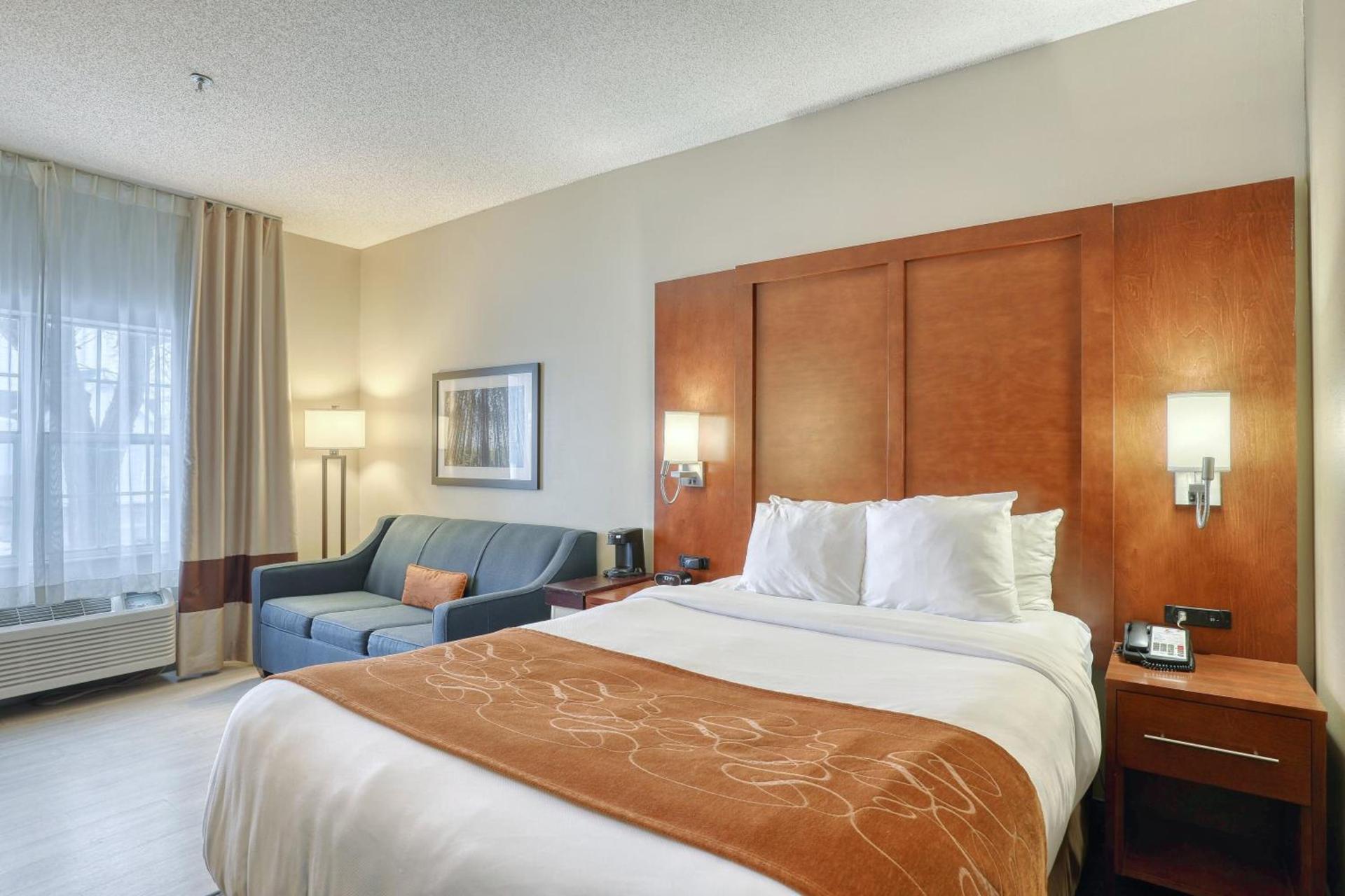 Comfort Suites Appleton Airport photo 81