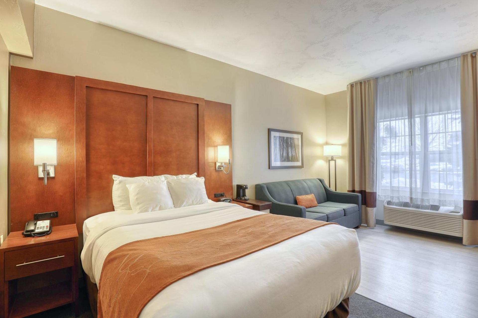 Comfort Suites Appleton Airport photo 86