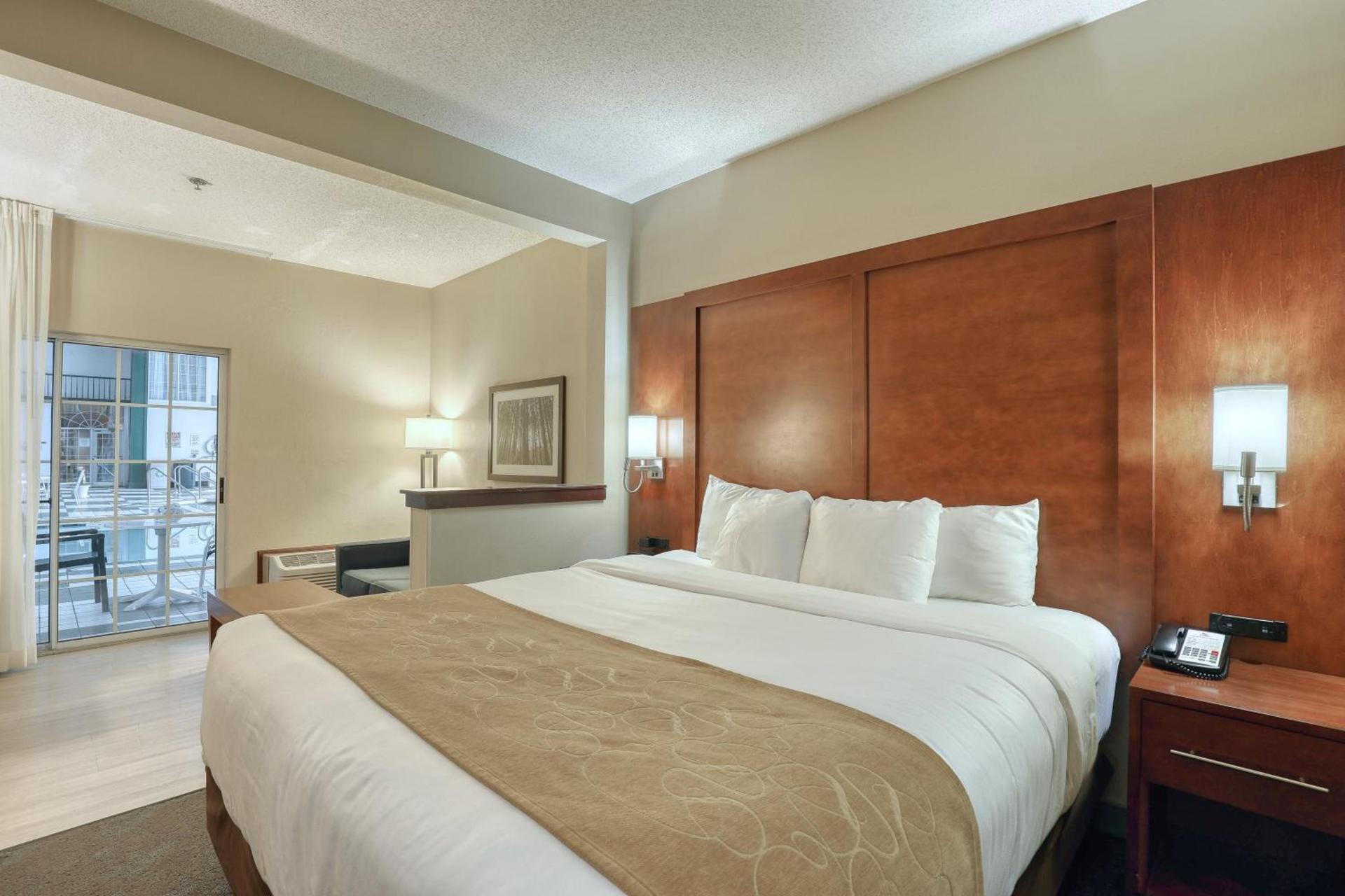 Comfort Suites Appleton Airport photo 88