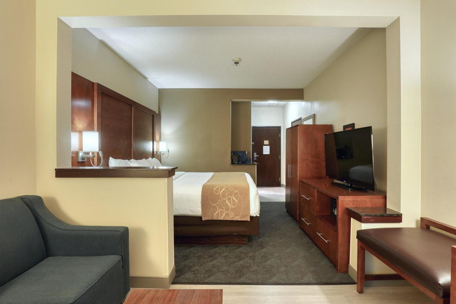 Comfort Suites Appleton Airport photo 91