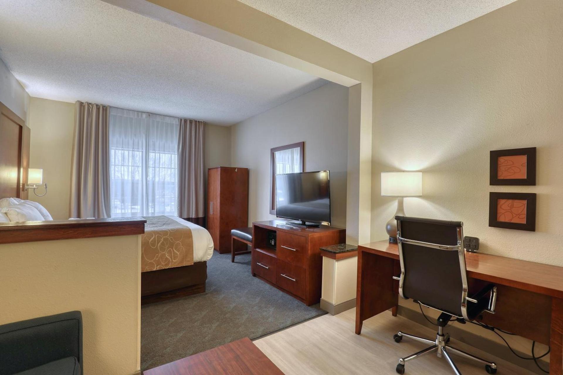 Comfort Suites Appleton Airport photo 93