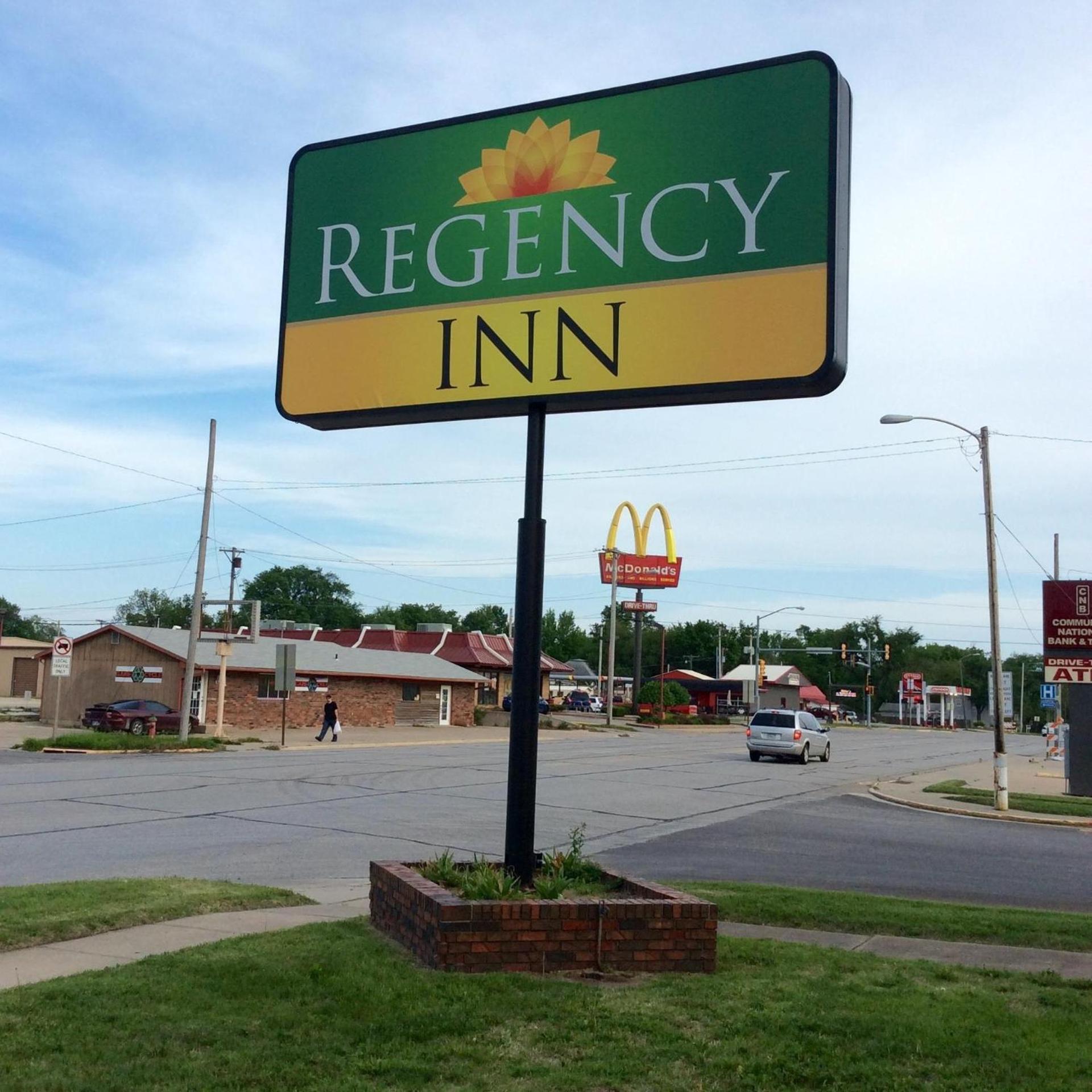 Regency Inn Iola photo 10
