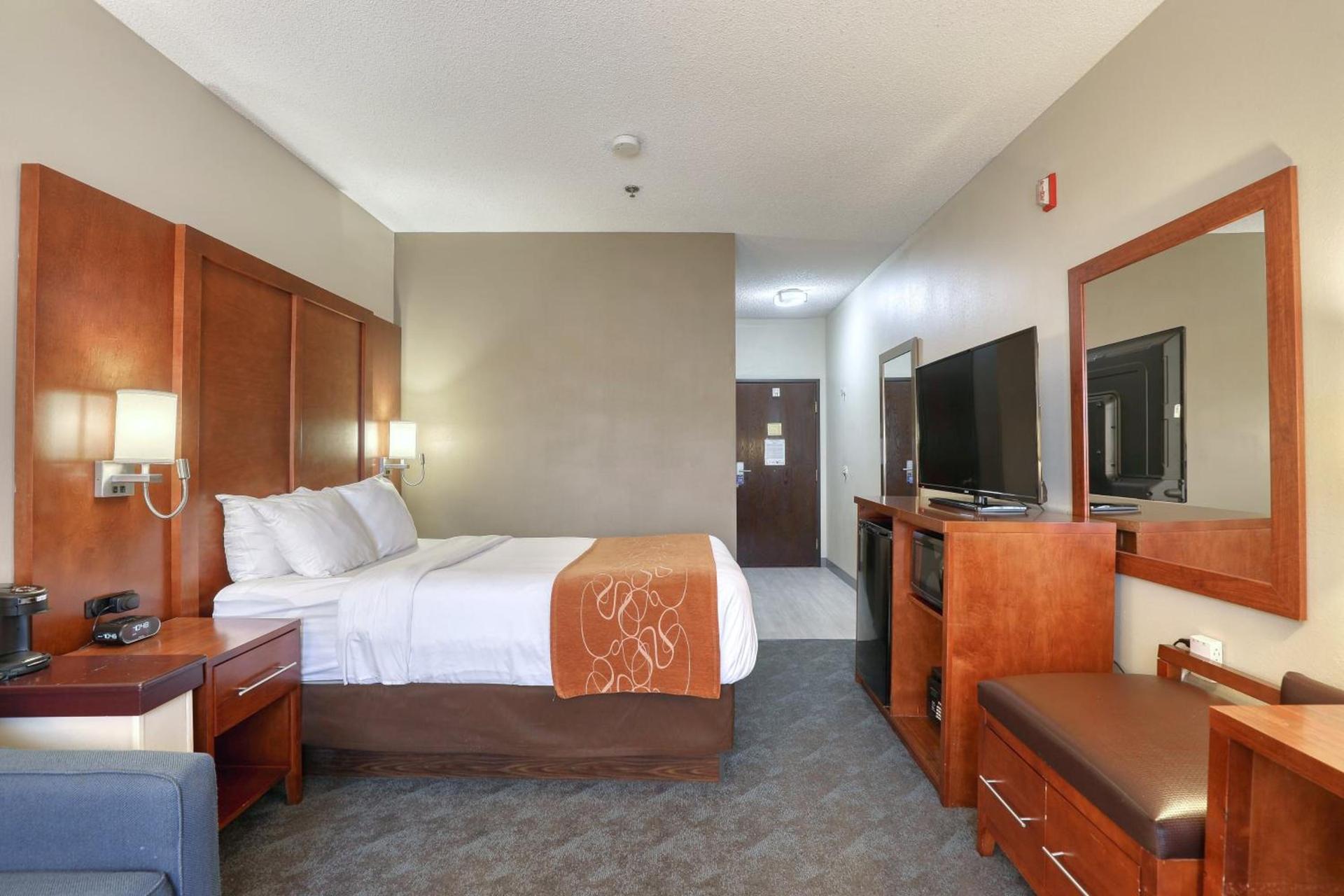 Comfort Suites Appleton Airport photo 82