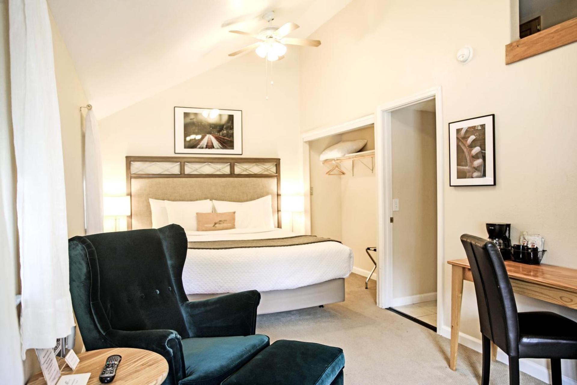 Sierra Mountain Inn photo 11