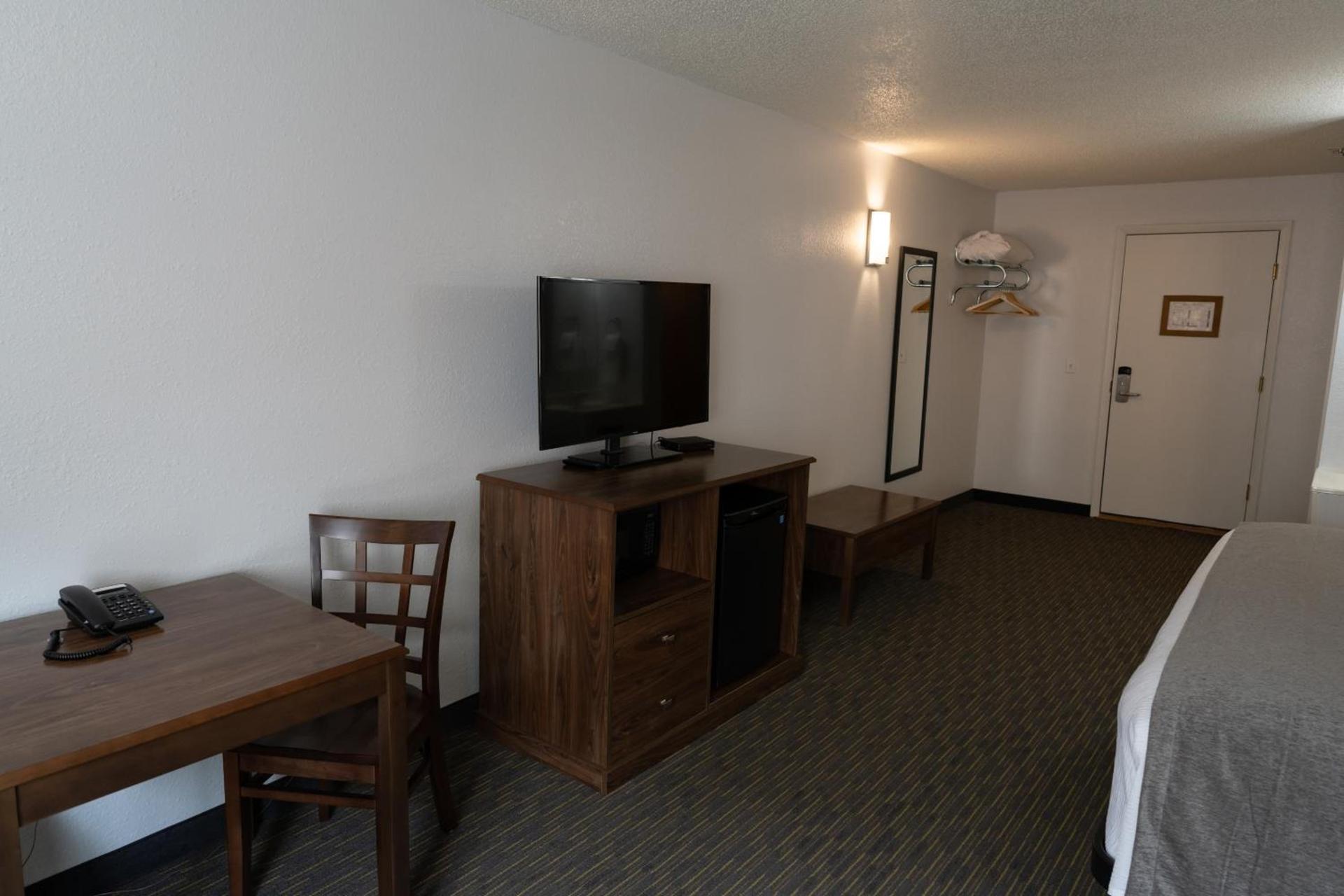 Riviera Motor Lodge photo 25