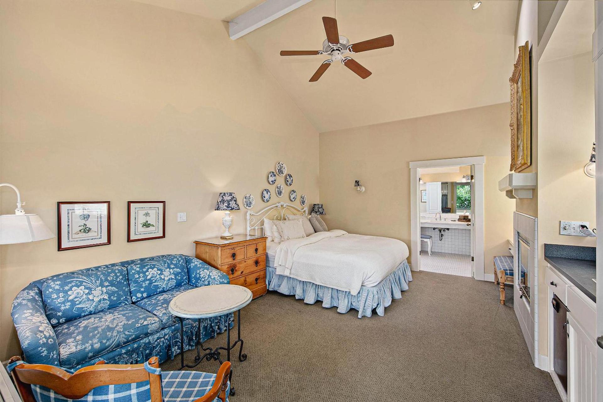 Orchard Hill photo 30