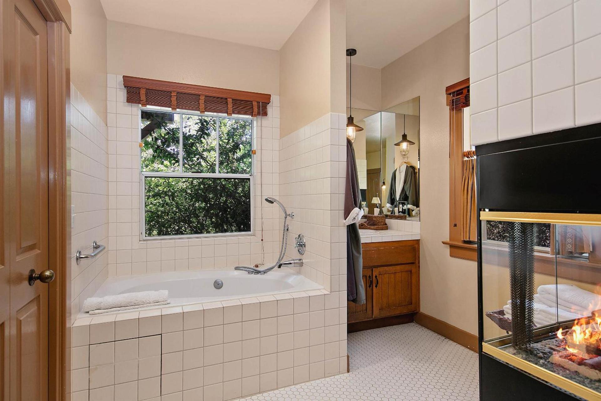 Orchard Hill photo 12