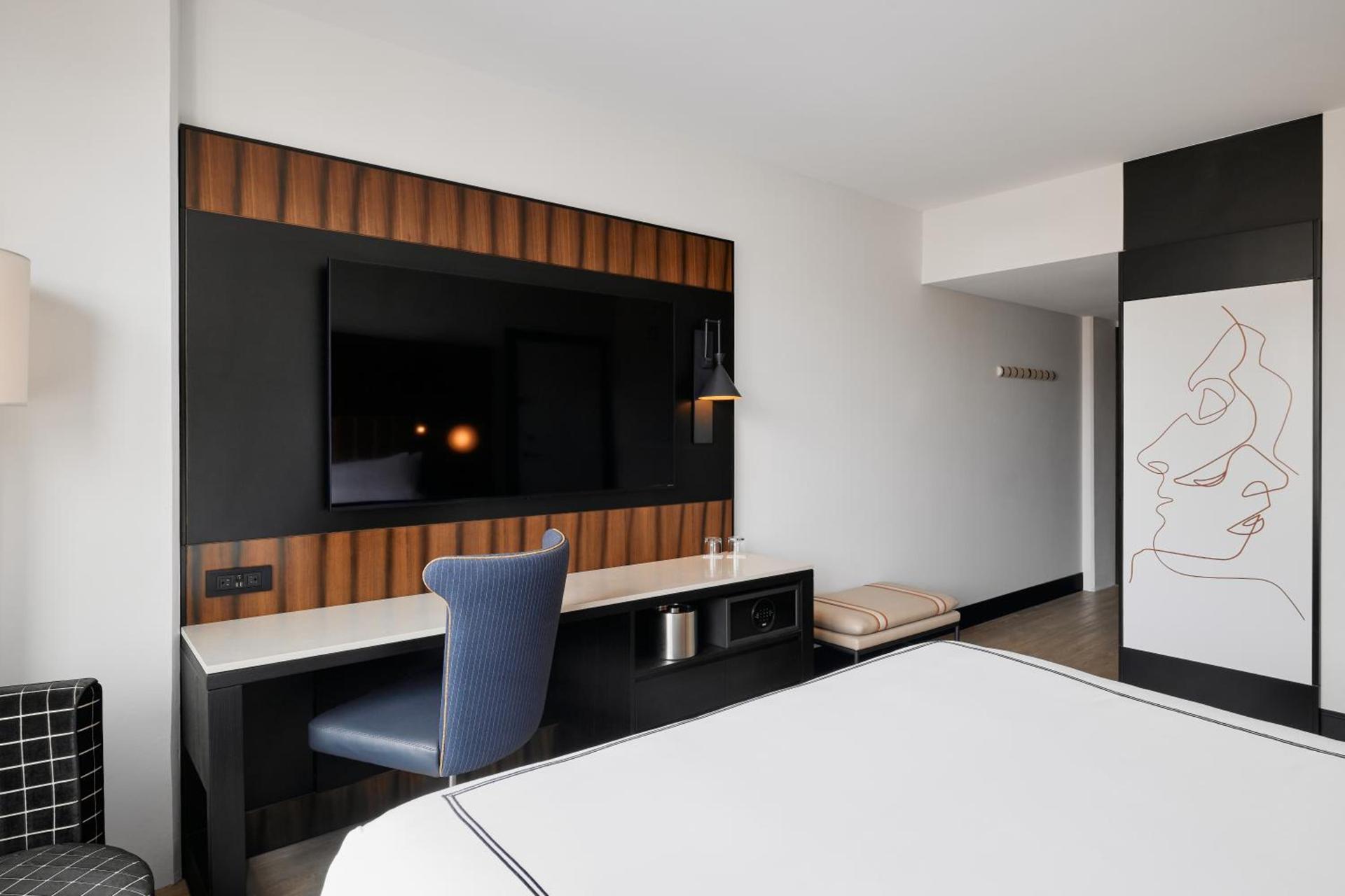 The Godfrey Detroit, Curio Collection By Hilton photo 35