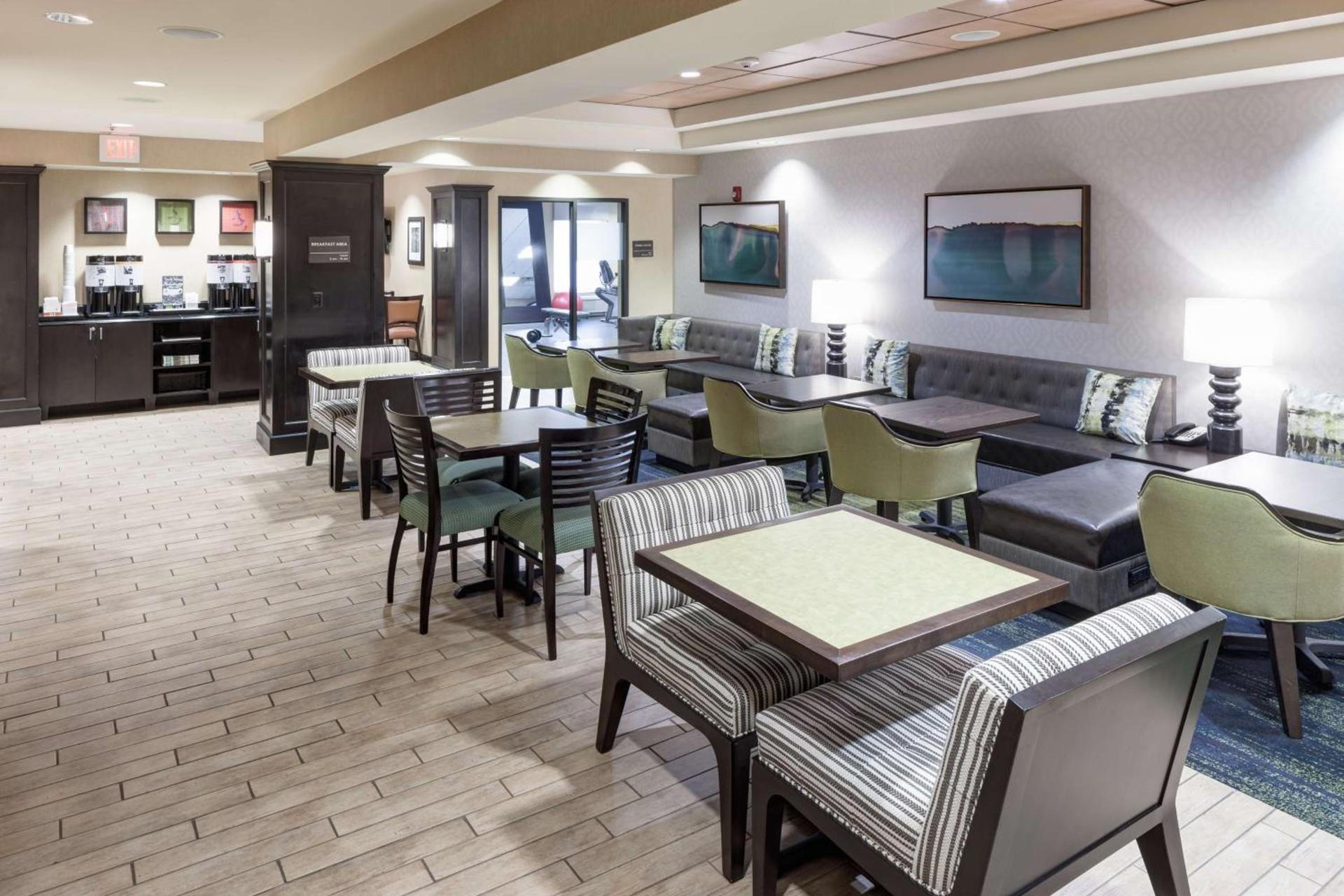 Hampton Inn & Suites Gainesville Downtown photo 12