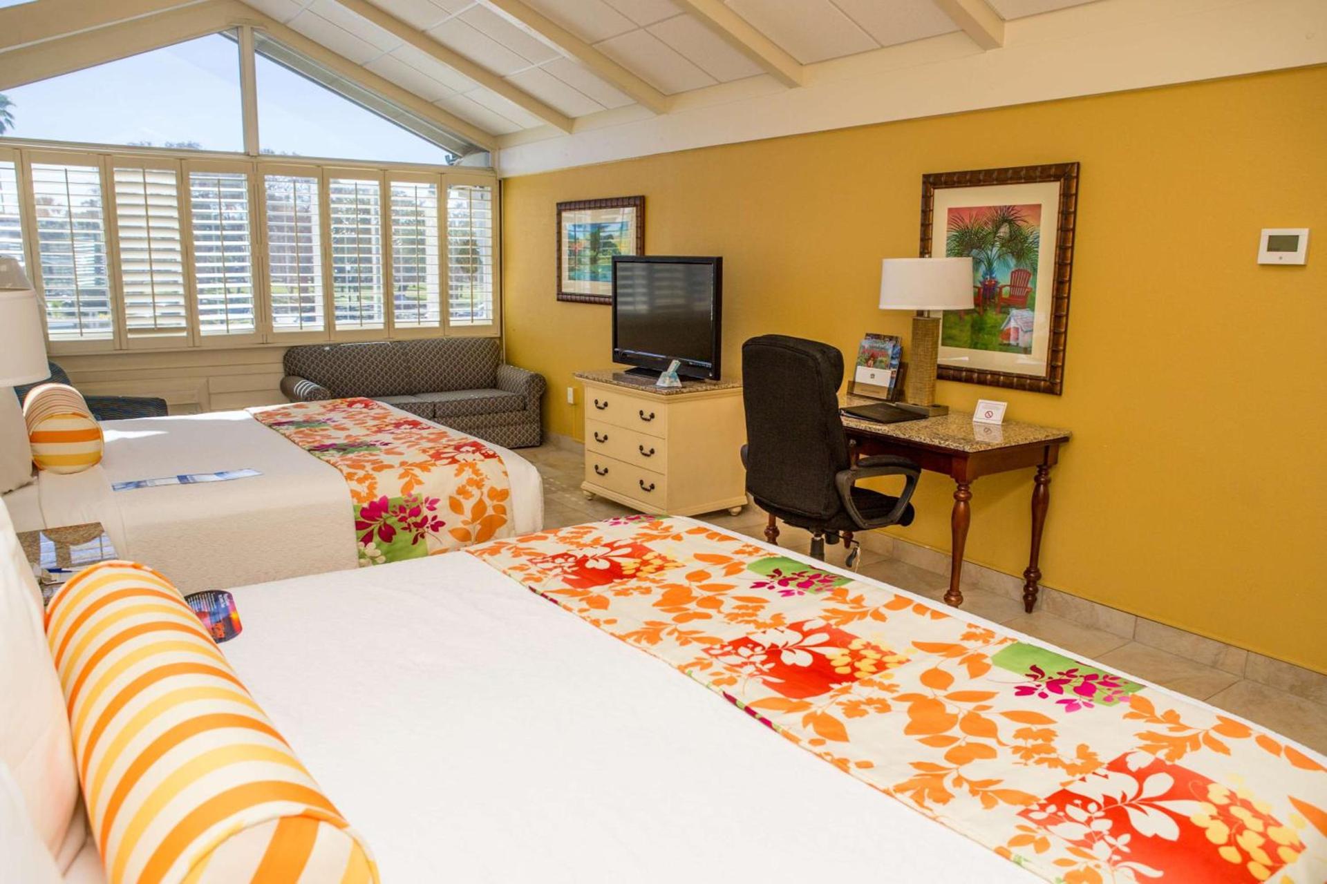 Best Western Plus Yacht Harbor Inn photo 21