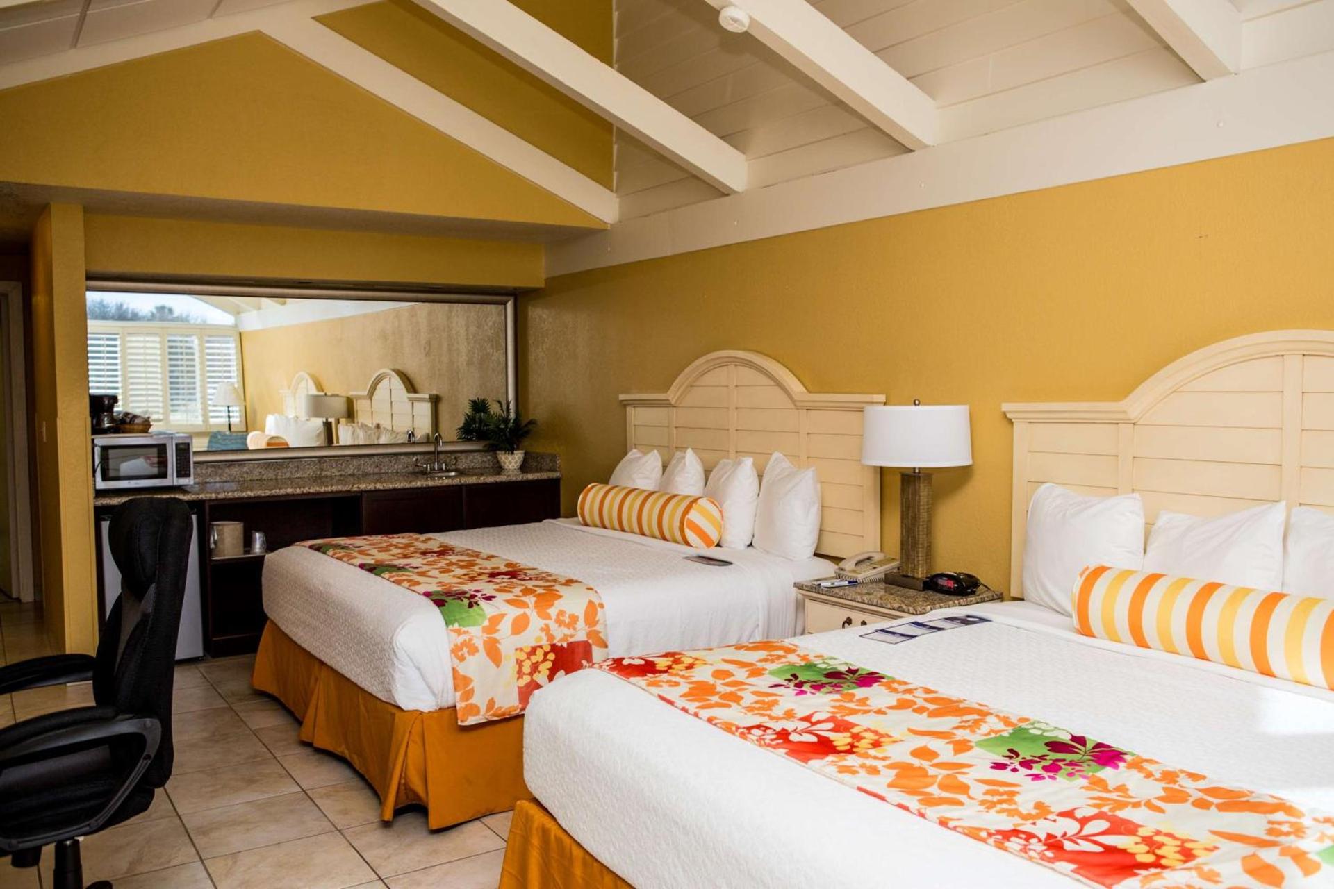 Best Western Plus Yacht Harbor Inn photo 22