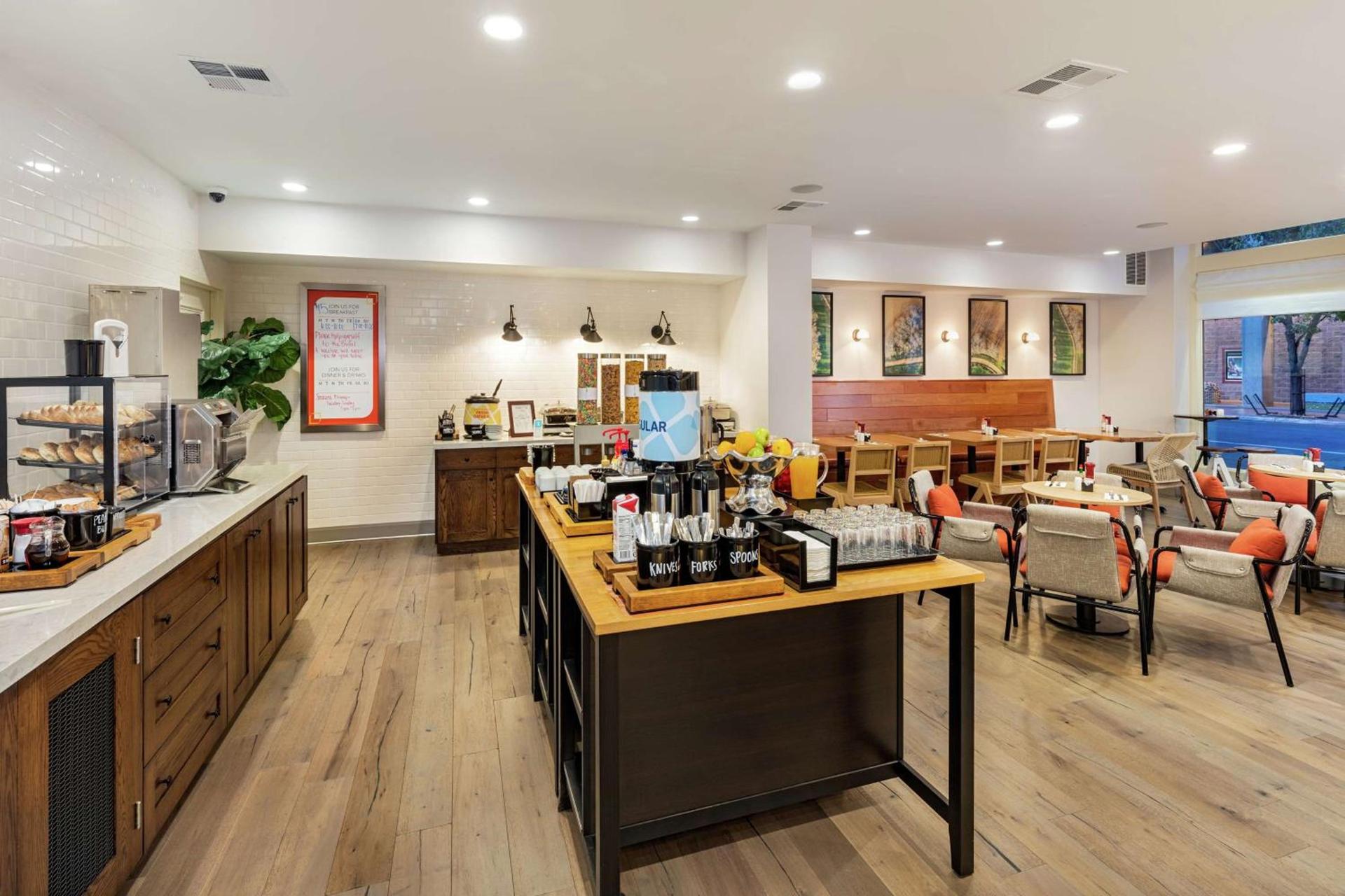 Hilton Garden Inn Davis Downtown photo 11