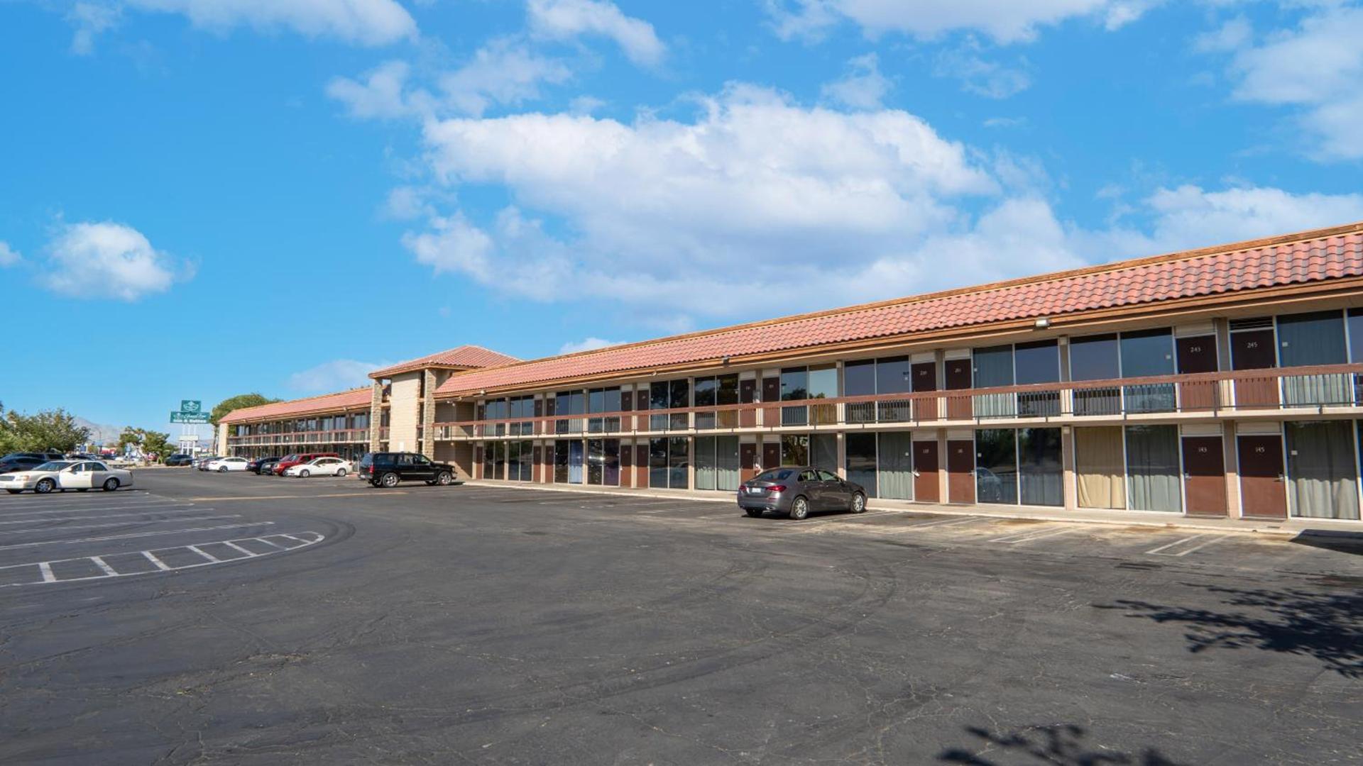 Motel 6 Victorville Green Tree Bvld — hotel in Victorville