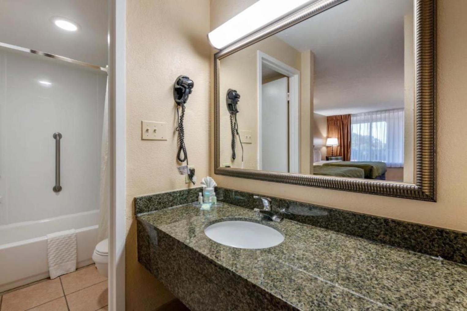 Quality Inn Kennedy Space Center photo 37