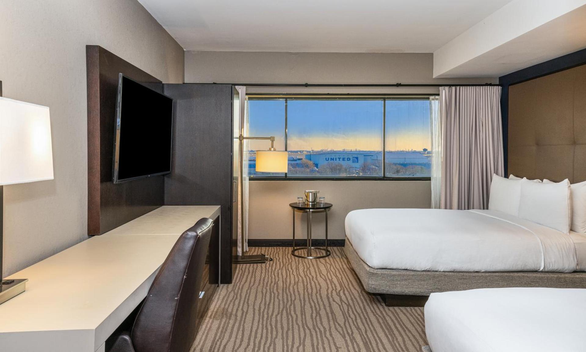 DoubleTree by Hilton Hotel Newark Airport photo 78
