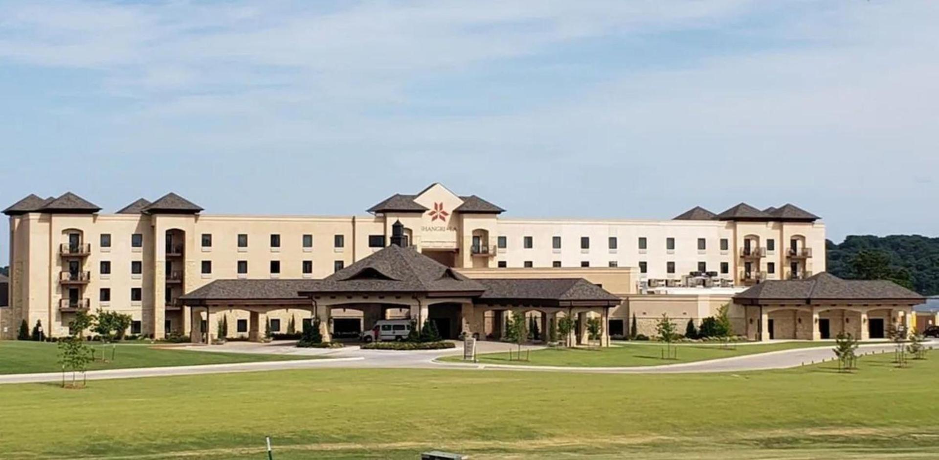 Shangri-La Resort photo 26