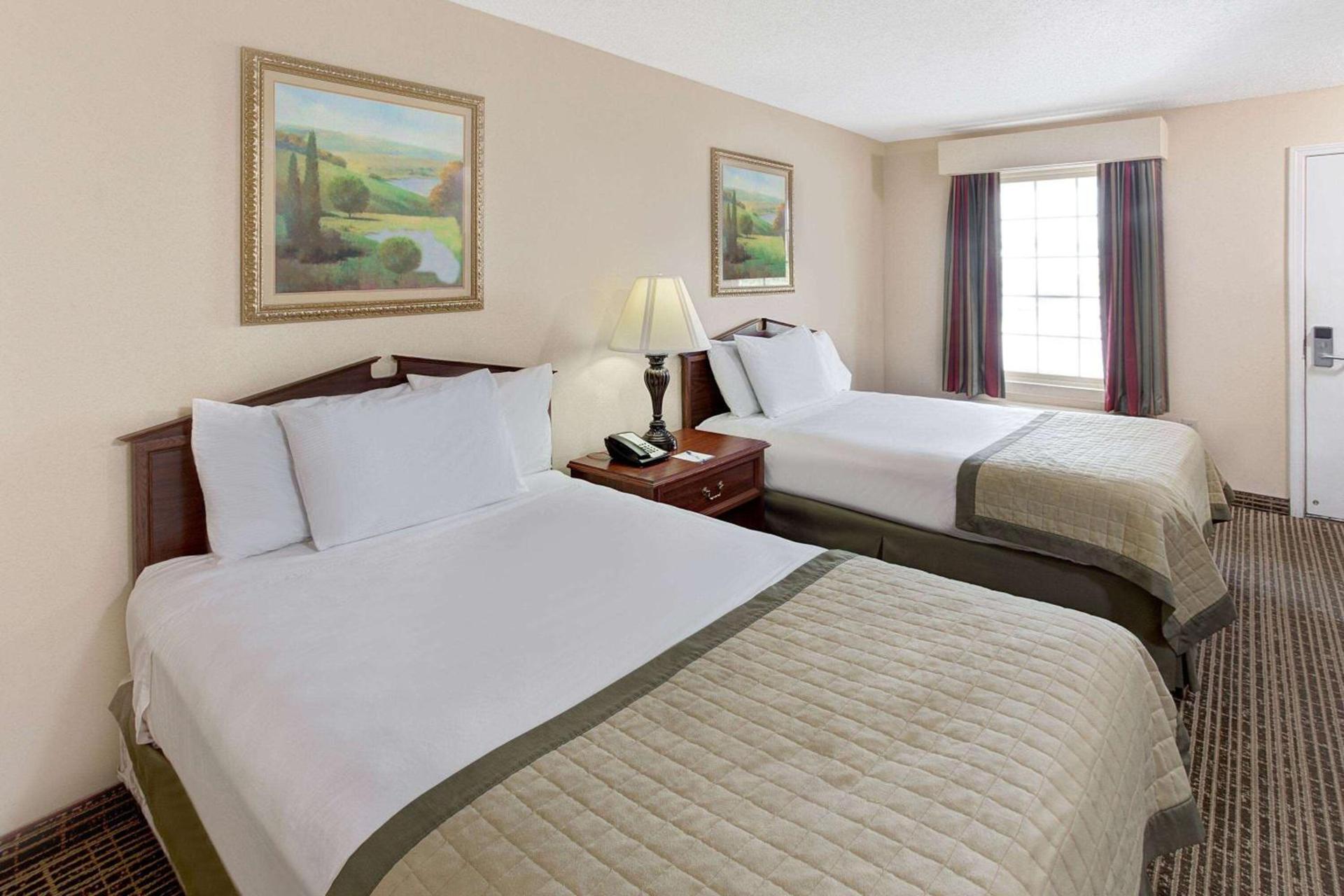 Baymont by Wyndham Sanford photo 10