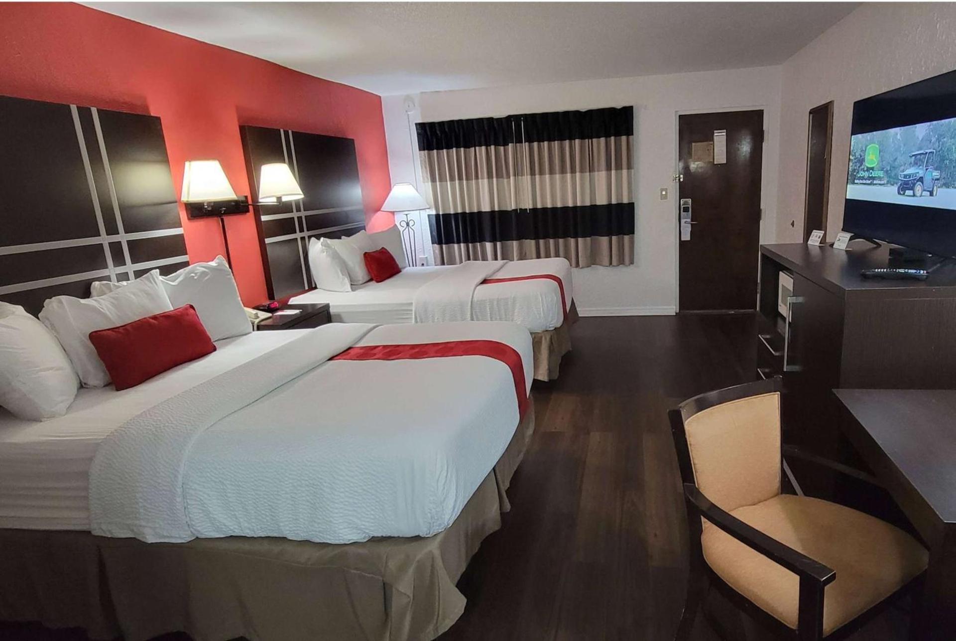 Ramada by Wyndham Mountain Home photo 47