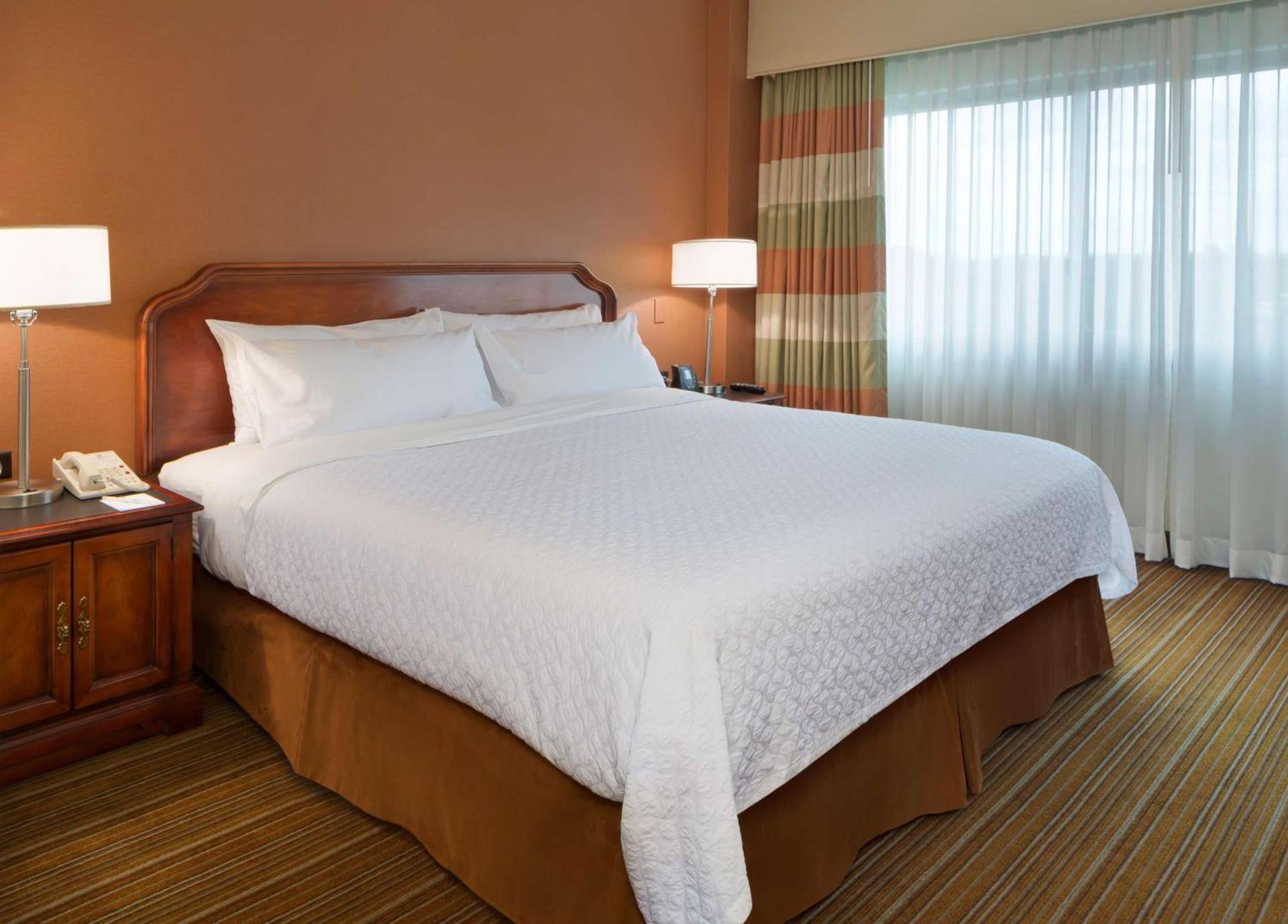 Embassy Suites Parsippany photo 11