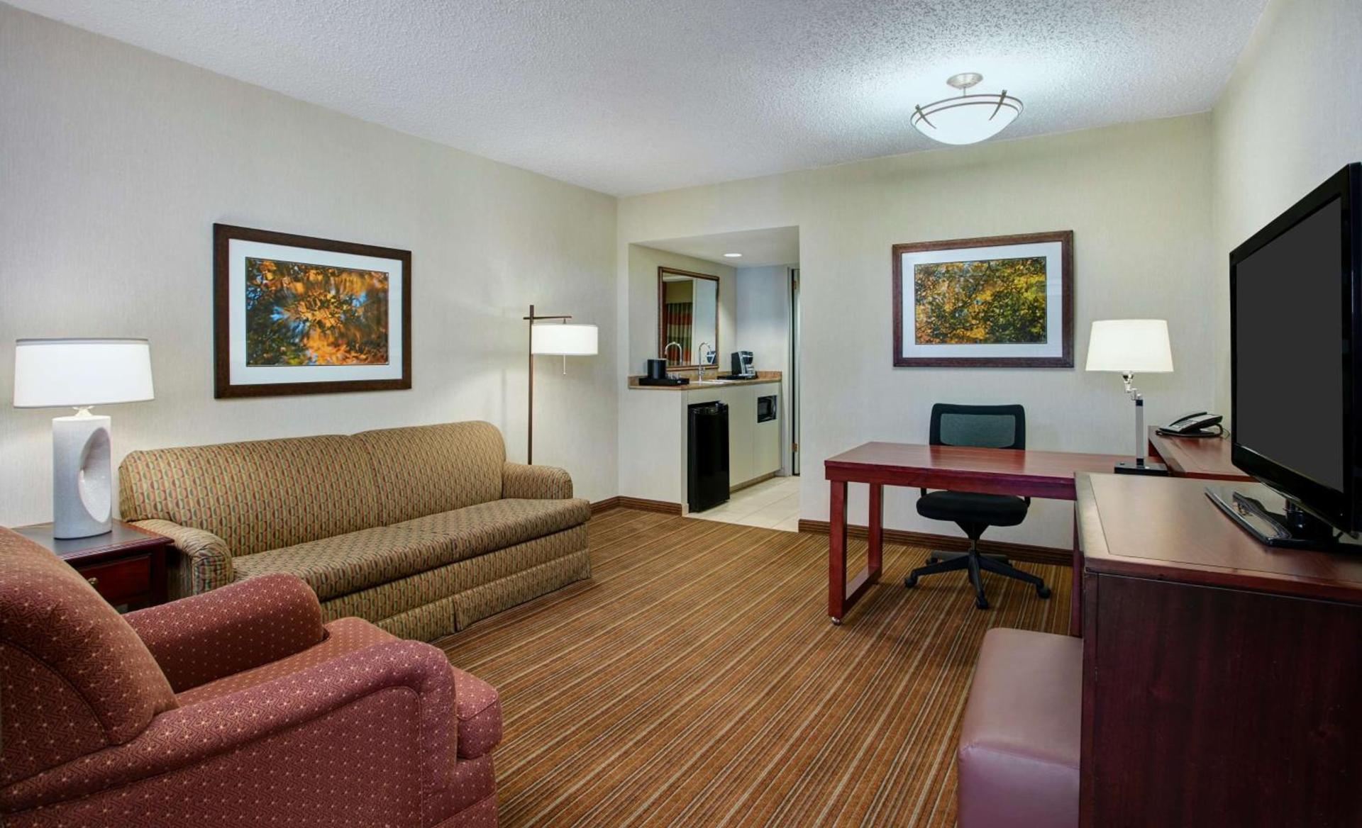 Embassy Suites Parsippany photo 17
