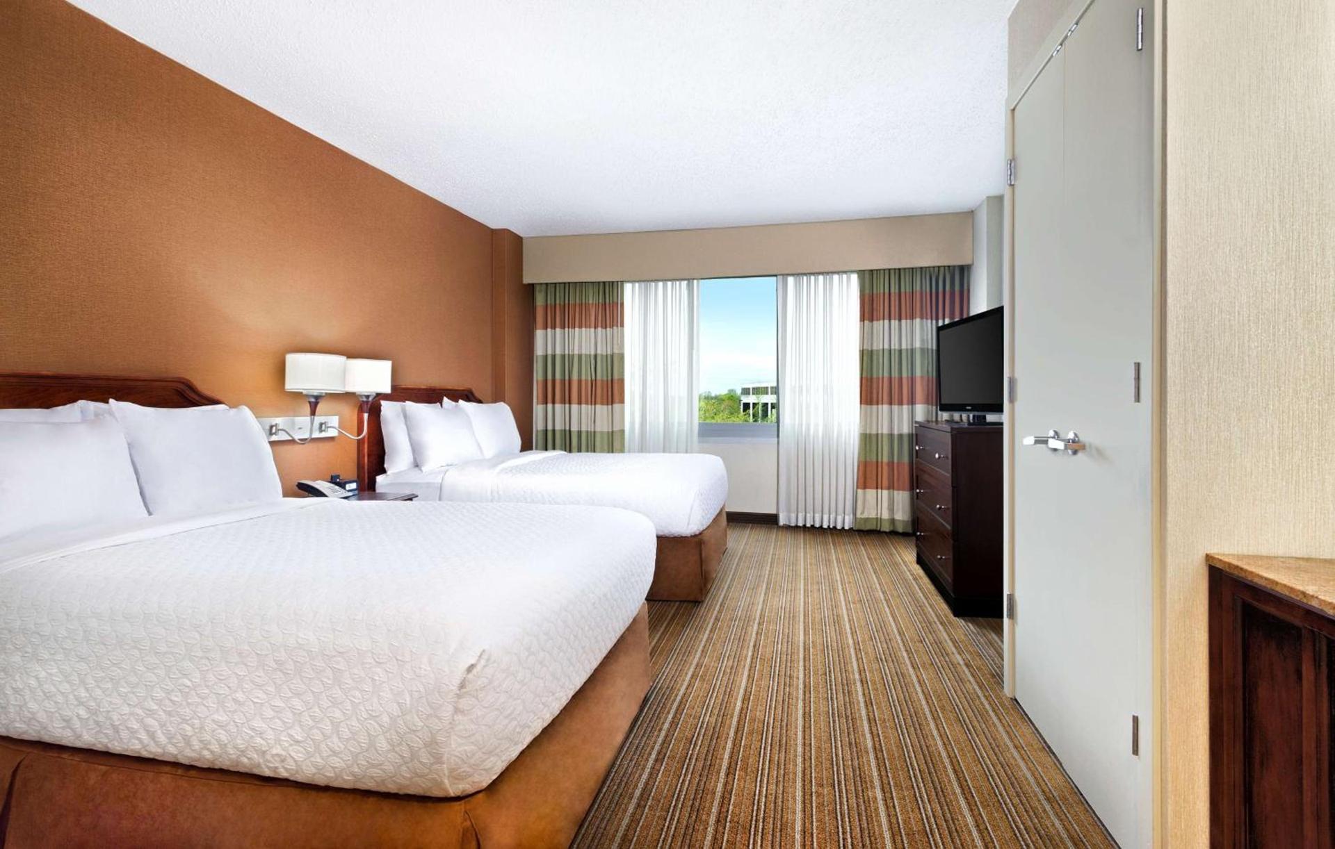 Embassy Suites Parsippany photo 23