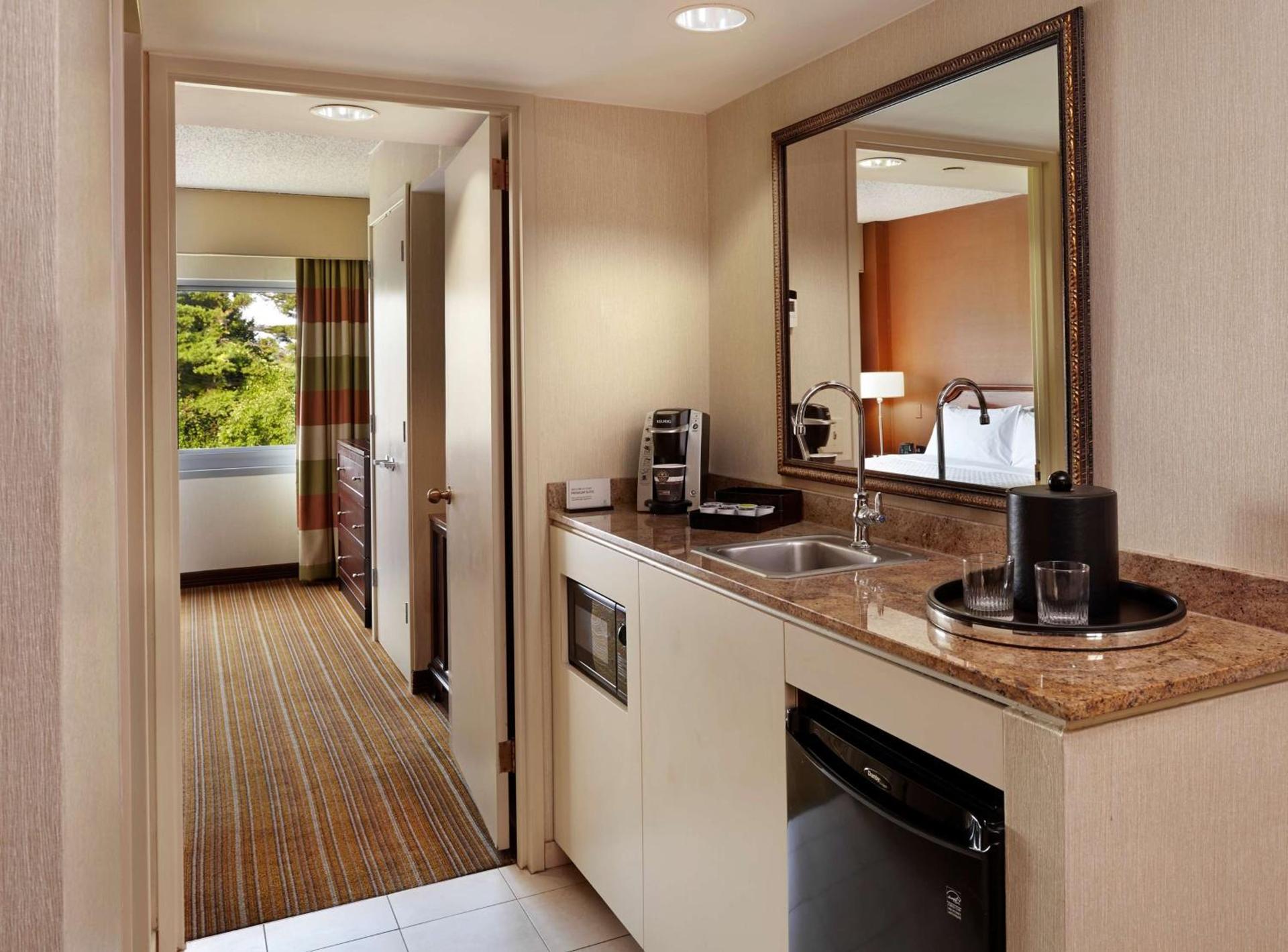 Embassy Suites Parsippany photo 26
