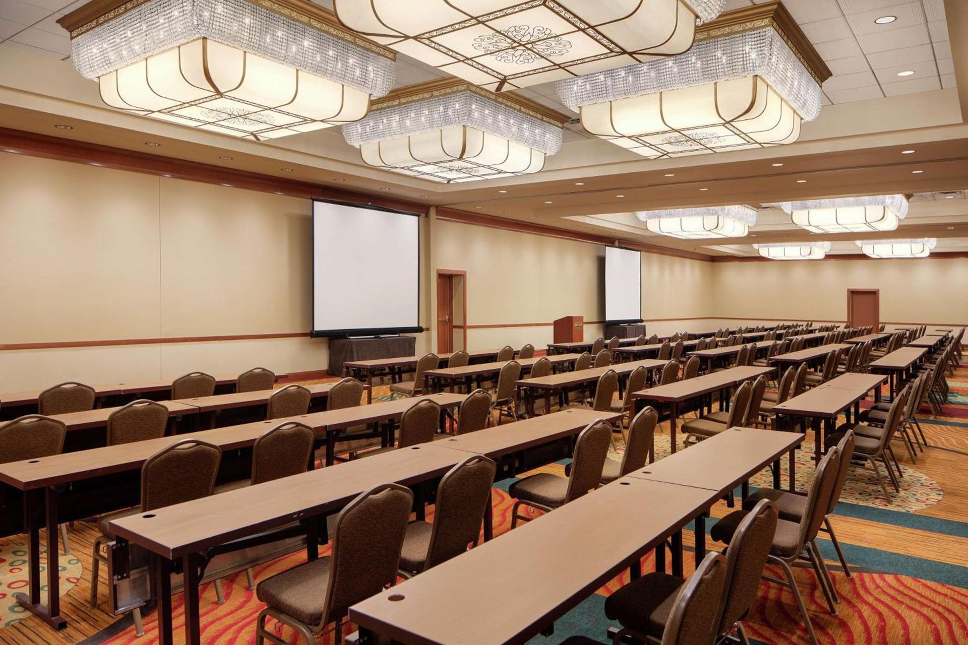 Hilton Seattle Airport & Conference Center photo 40