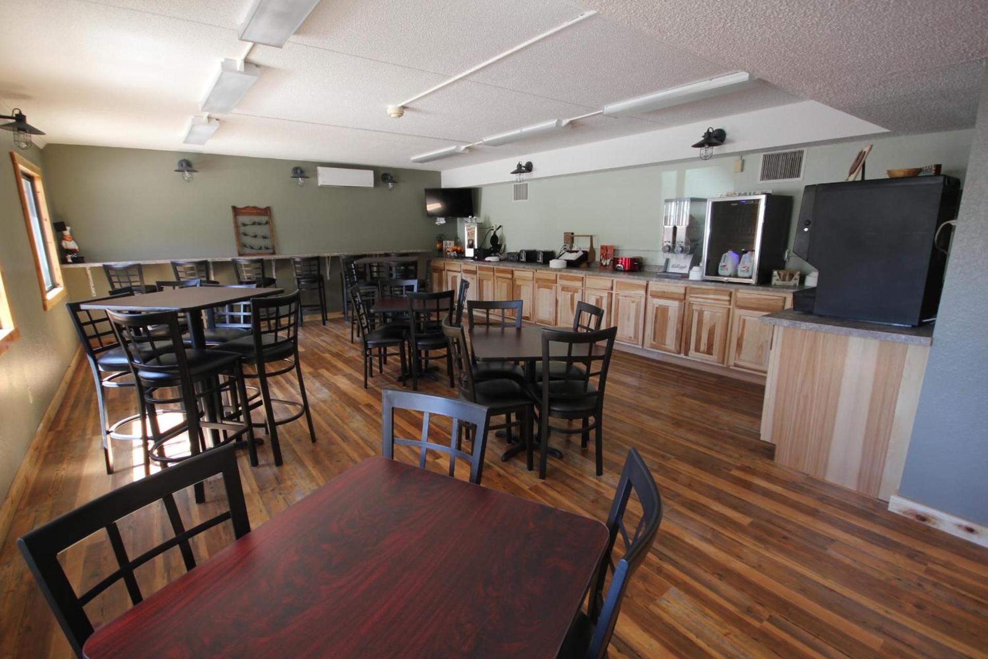 Blackstone Lodge and Suites photo 17