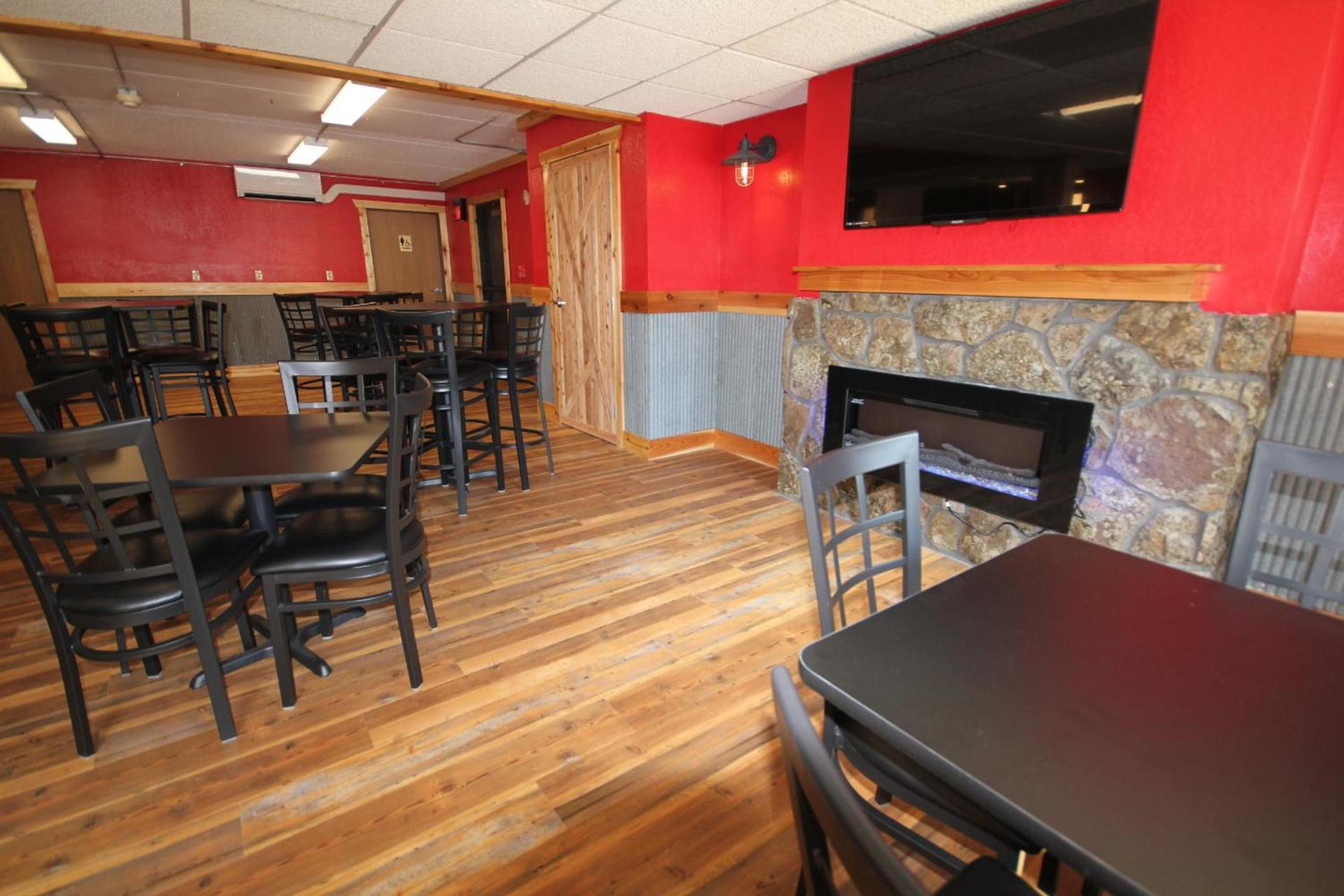 Blackstone Lodge and Suites photo 13