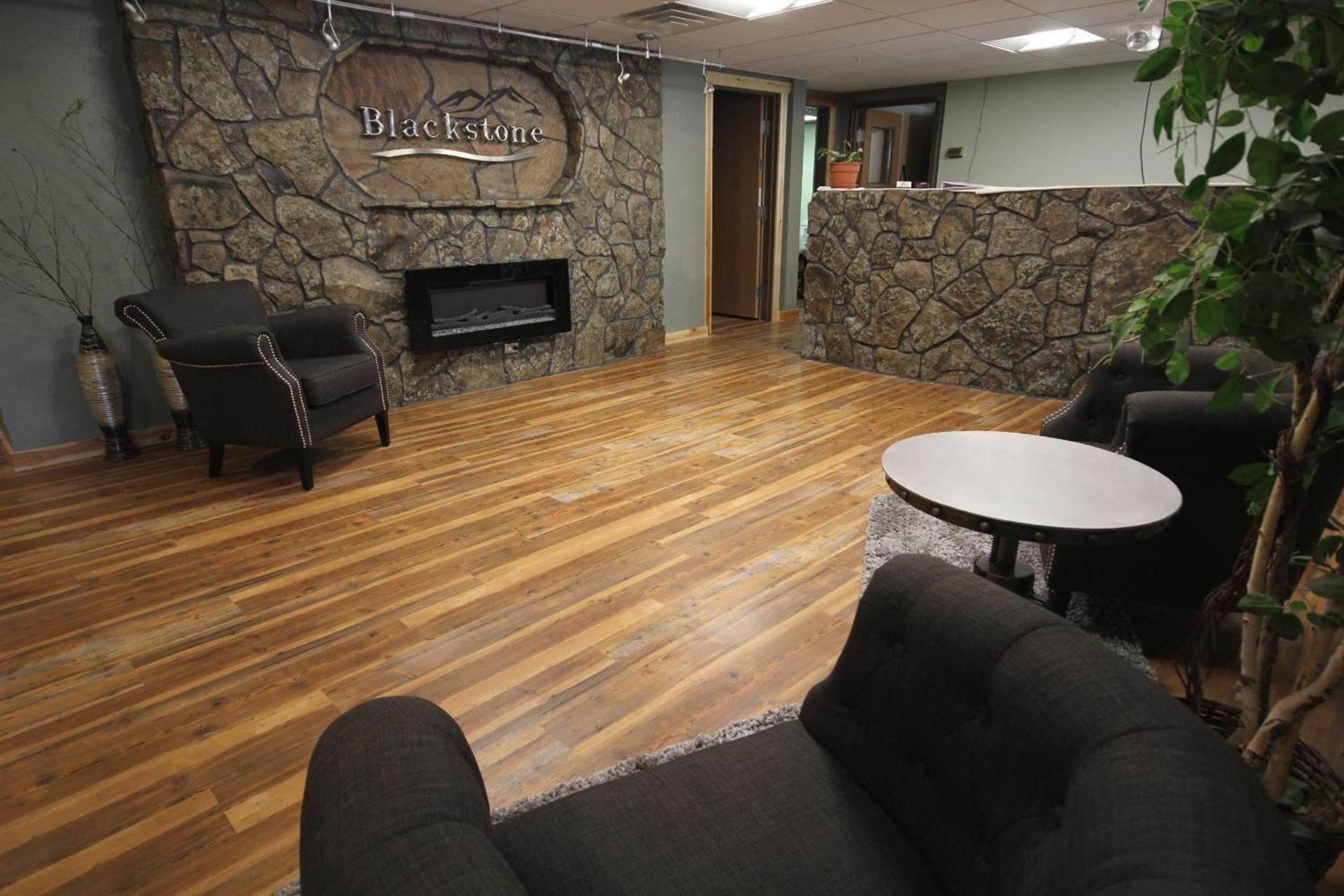 Blackstone Lodge and Suites photo 16