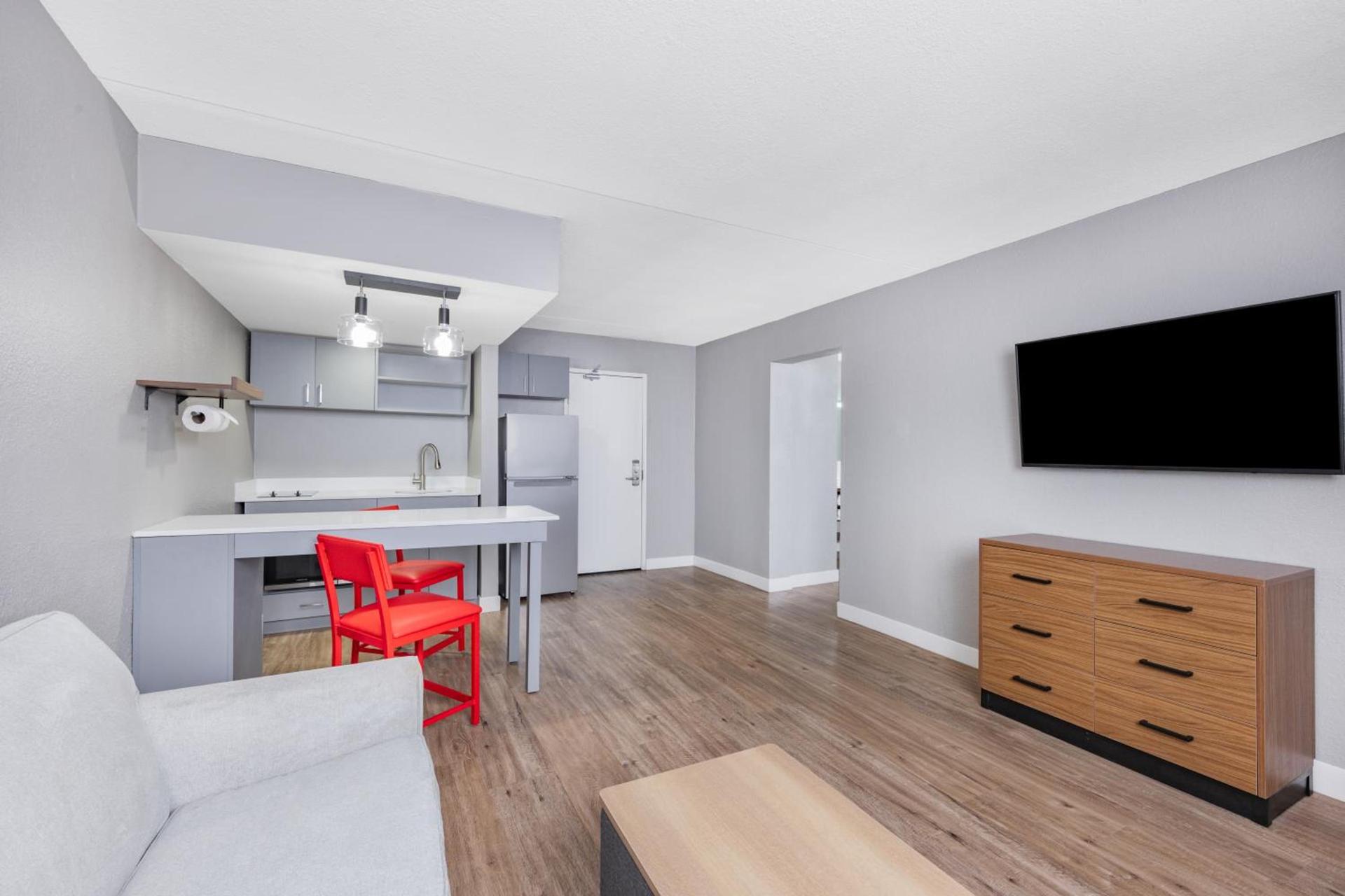 Hawthorn Extended Stay by Wyndham Wichita Airport photo 24