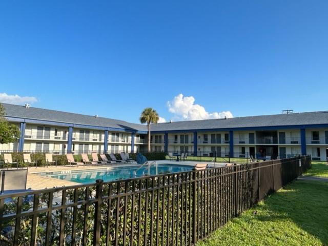 Days Inn by Wyndham Crystal River photo 13