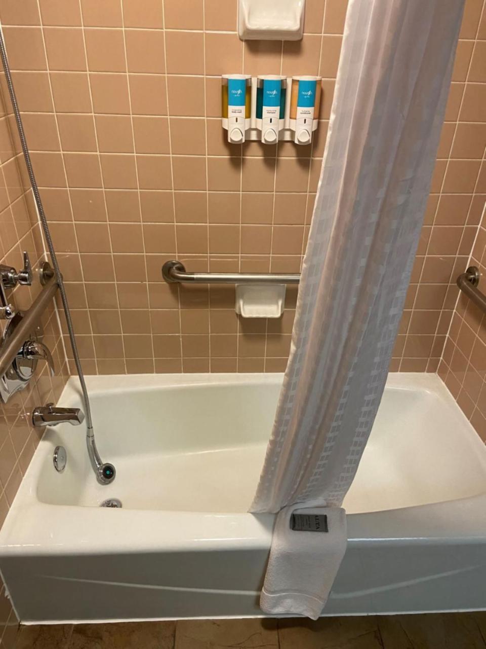 Hotel Lotus Kansas City Merriam photo 20