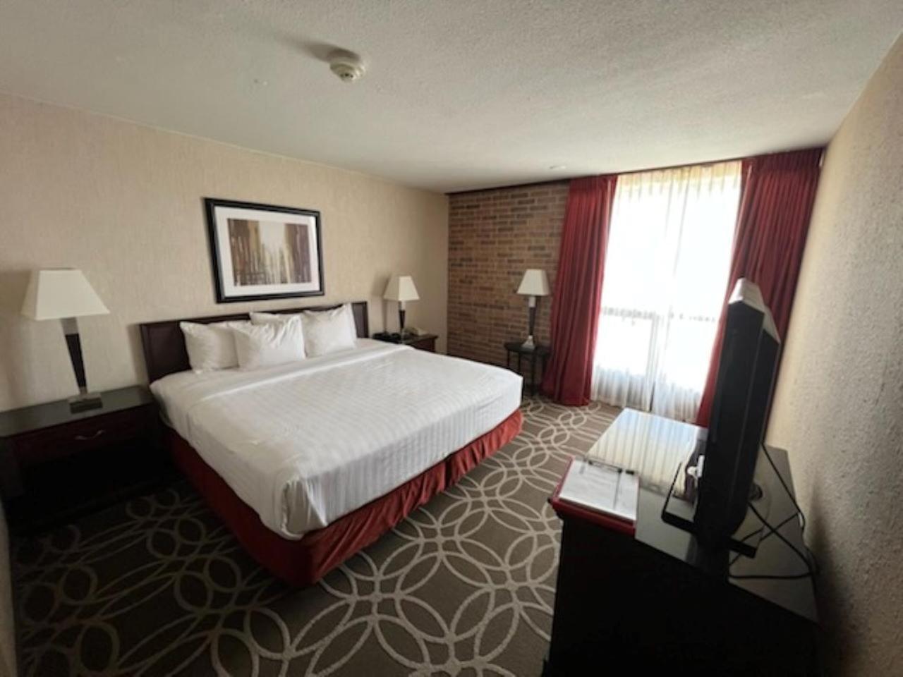 Hotel Lotus Kansas City Merriam photo 23