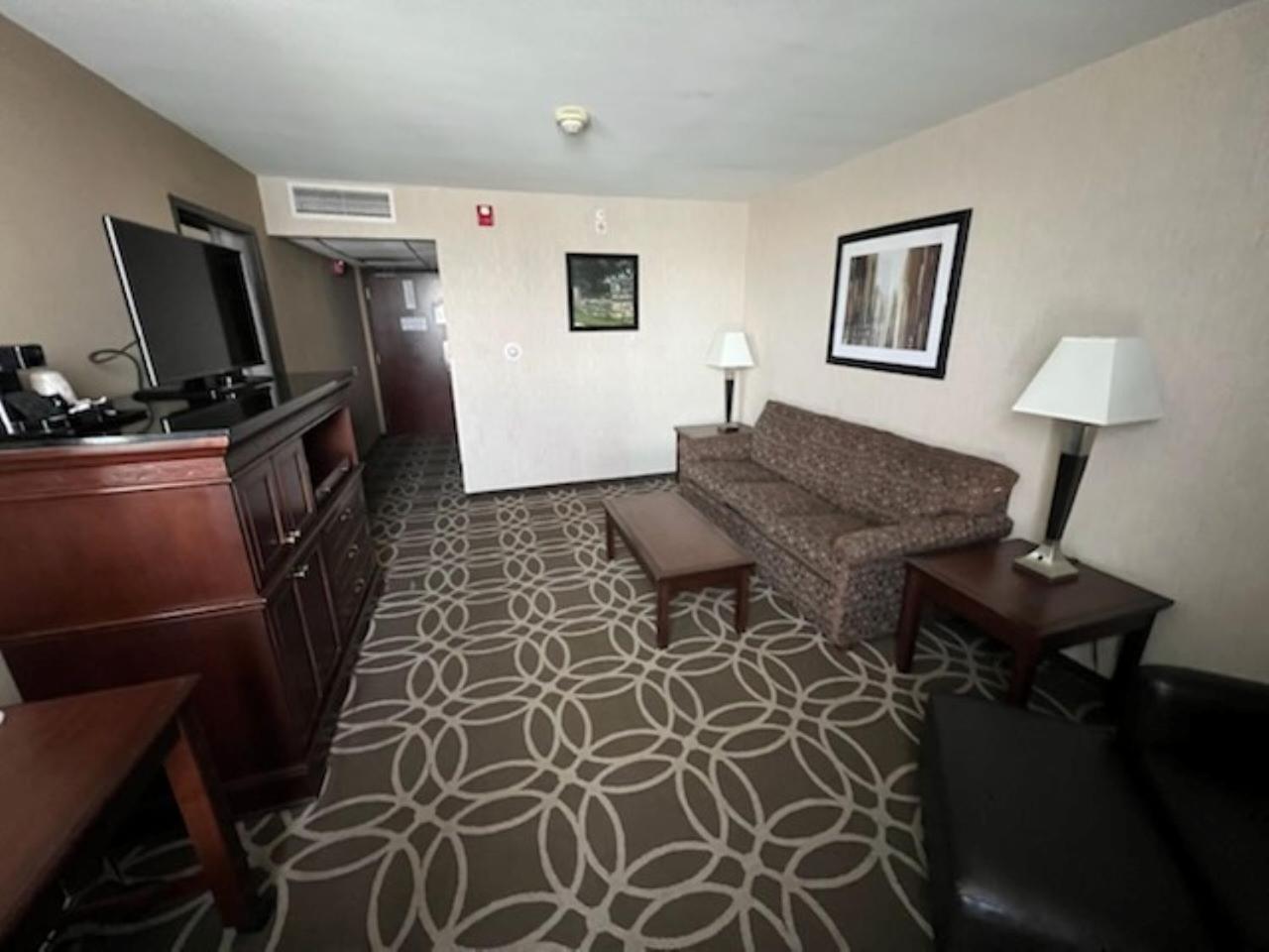 Hotel Lotus Kansas City Merriam photo 30