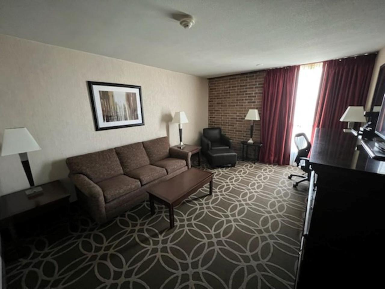 Hotel Lotus Kansas City Merriam photo 31