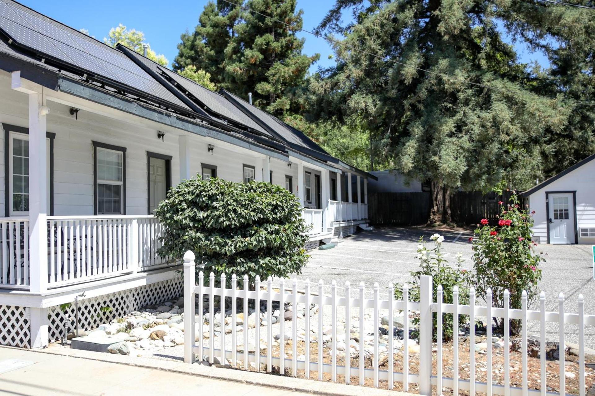 Sierra Mountain Inn photo 87