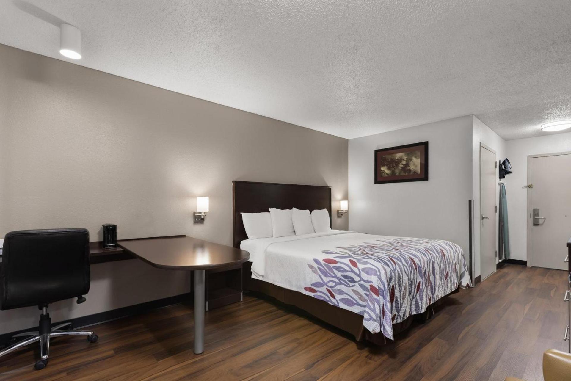 Red Roof Inn & Suites Savannah Airport photo 15