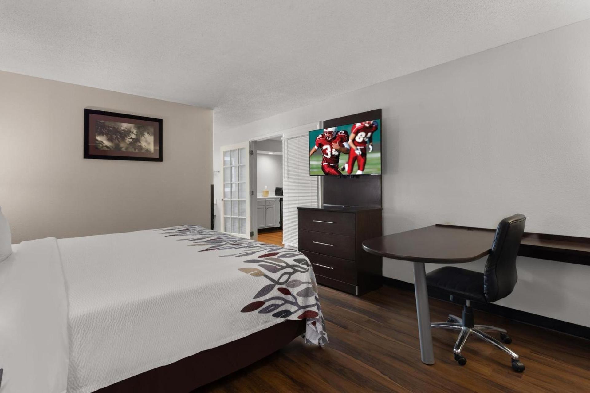 Red Roof Inn & Suites Savannah Airport photo 18