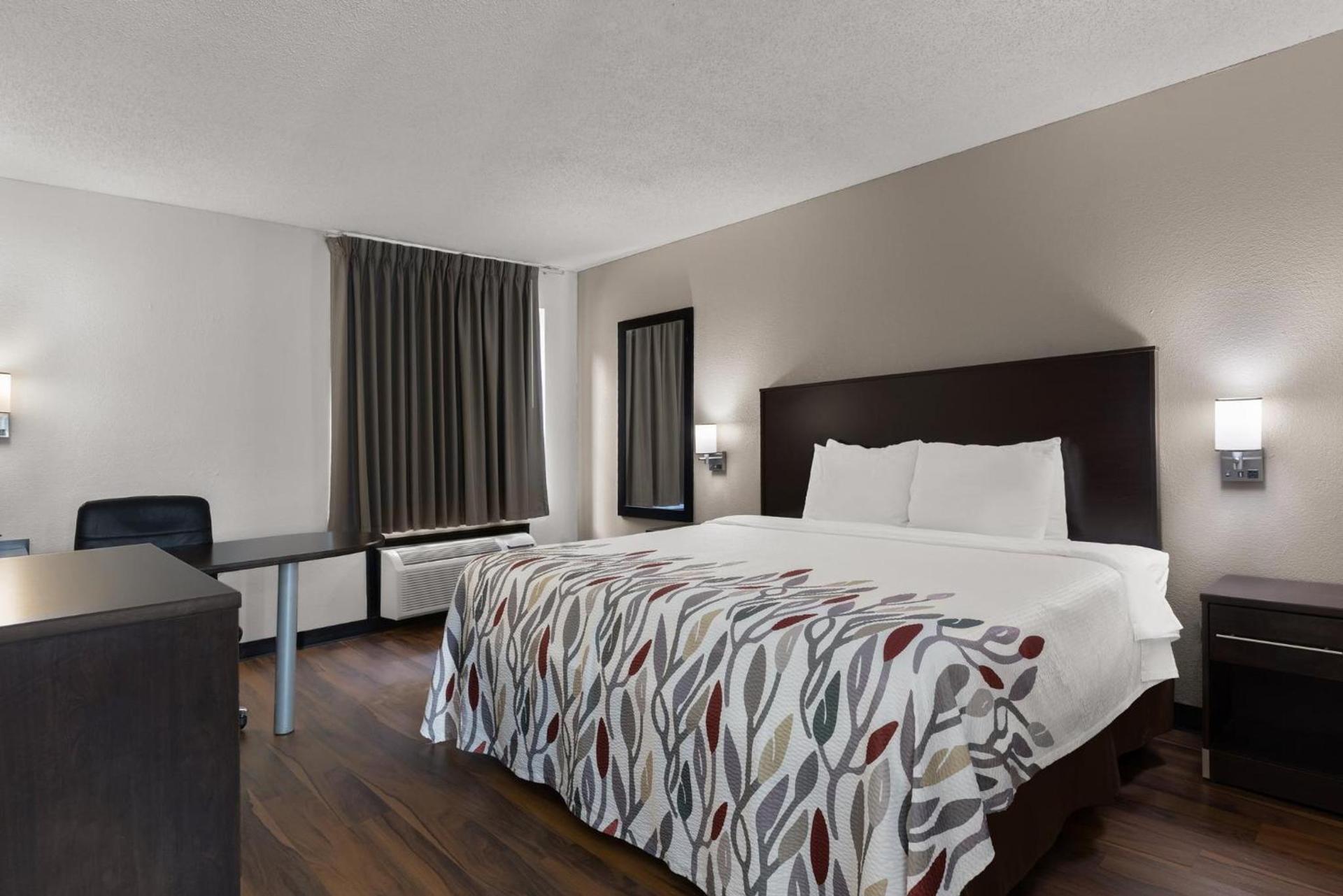 Red Roof Inn & Suites Savannah Airport photo 22