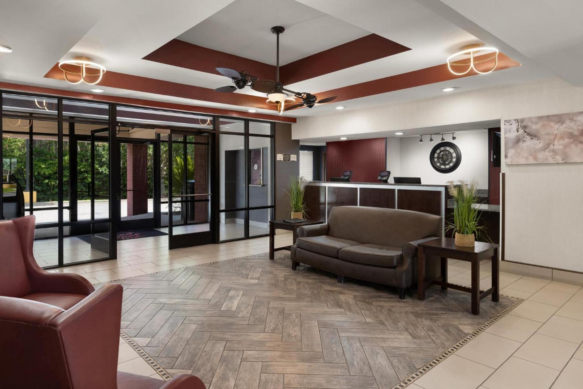 Red Roof Inn & Suites Savannah Airport photo 7