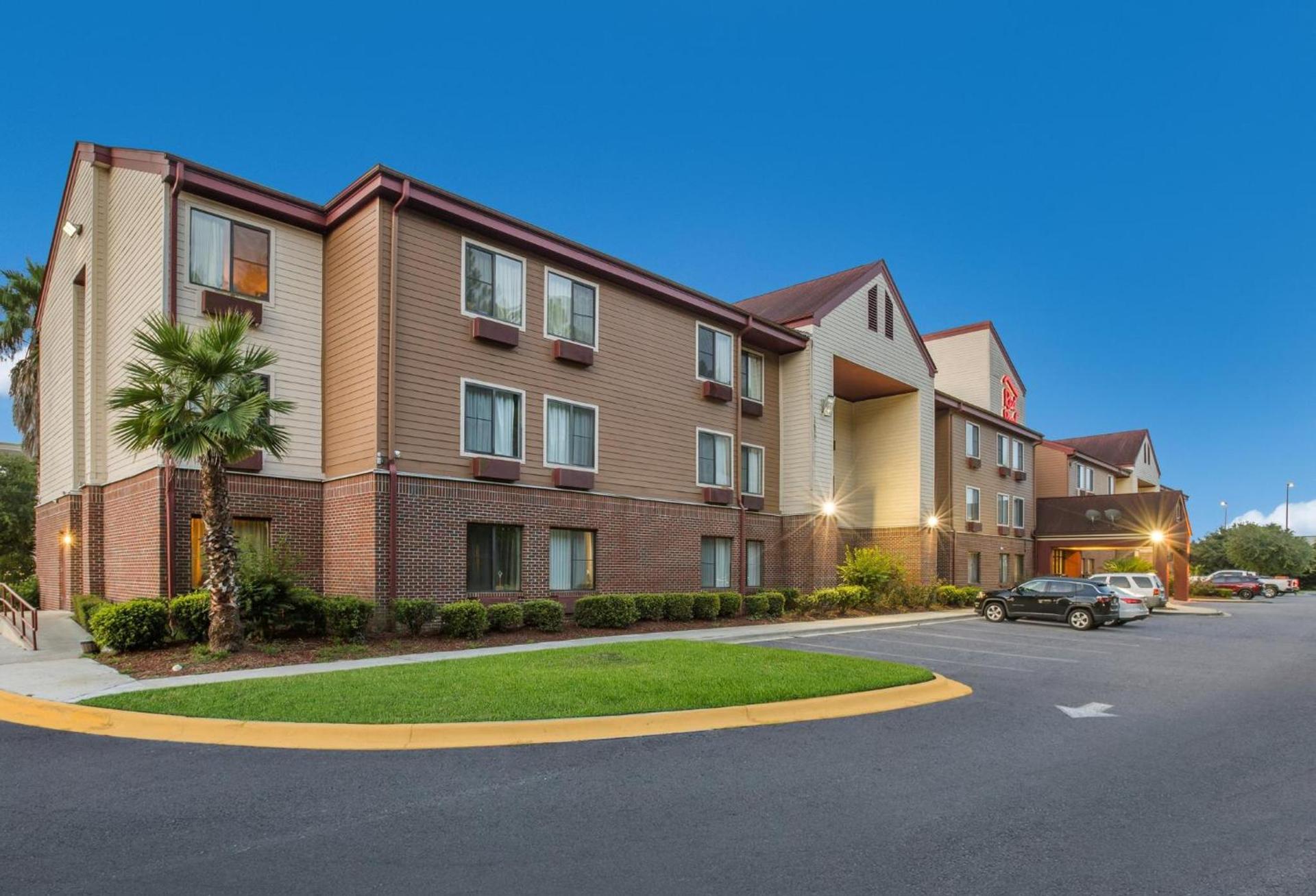 Red Roof Inn & Suites Savannah Airport photo 3