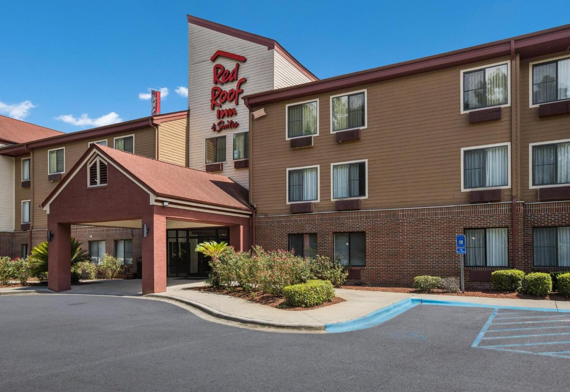 Red Roof Inn & Suites Savannah Airport photo 1