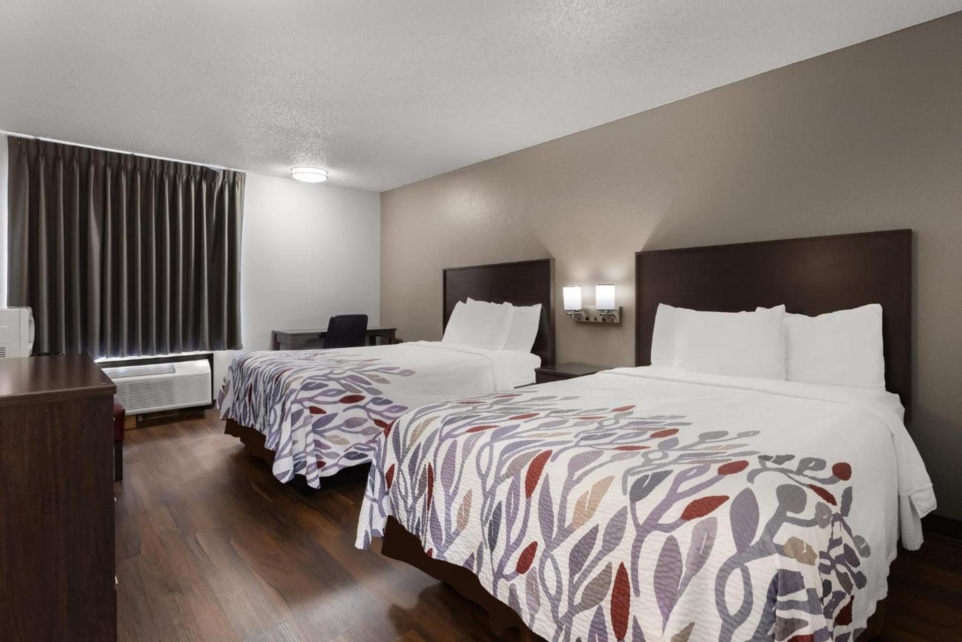 Red Roof Inn & Suites Savannah Airport photo 28