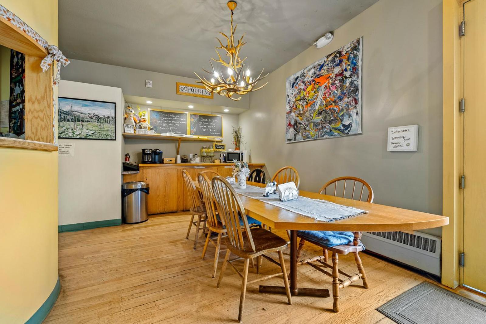 Qupqugiaq Inn photo 37