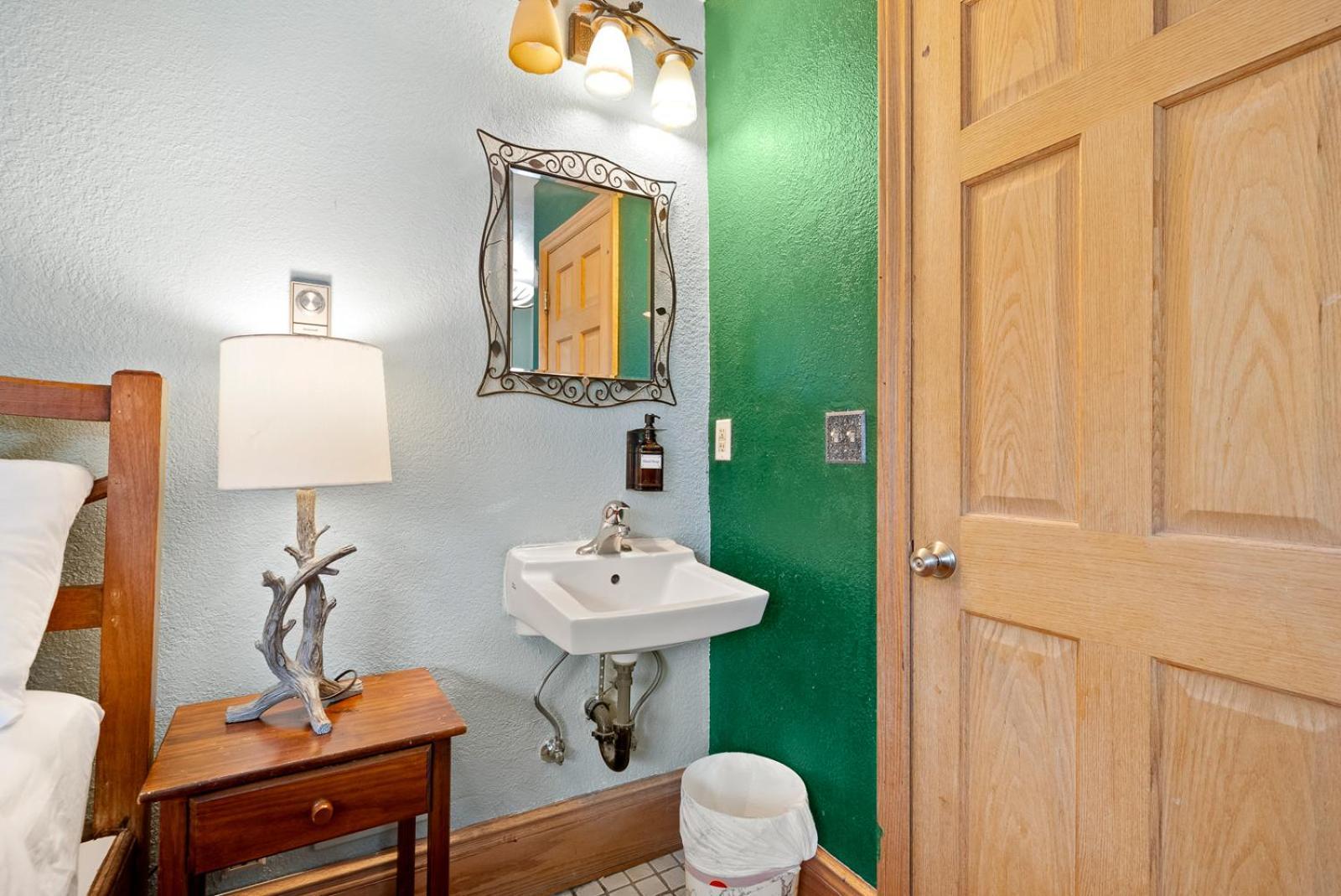 Qupqugiaq Inn photo 11