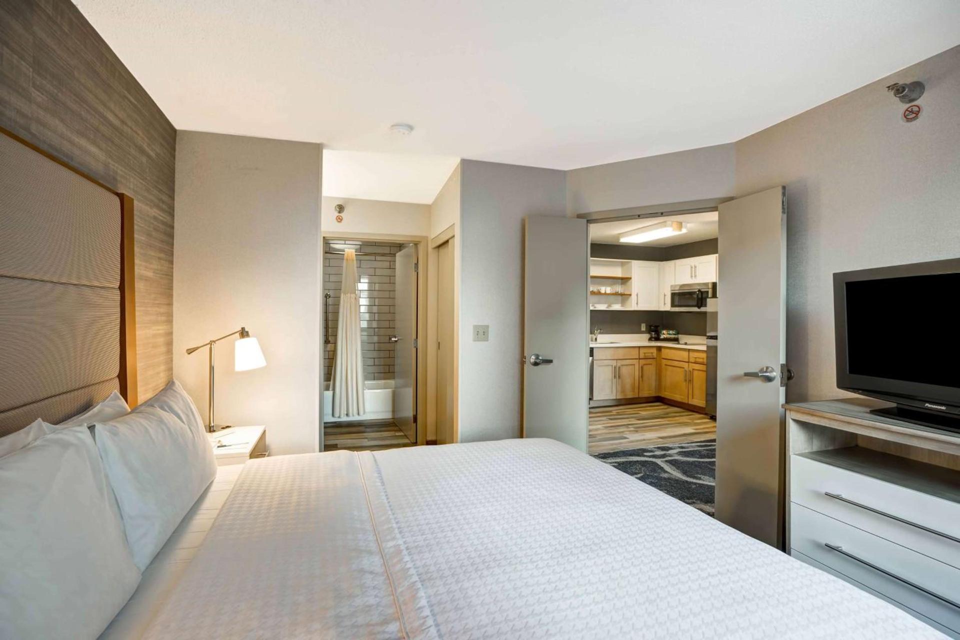 Homewood Suites by Hilton Chicago-Downtown photo 12