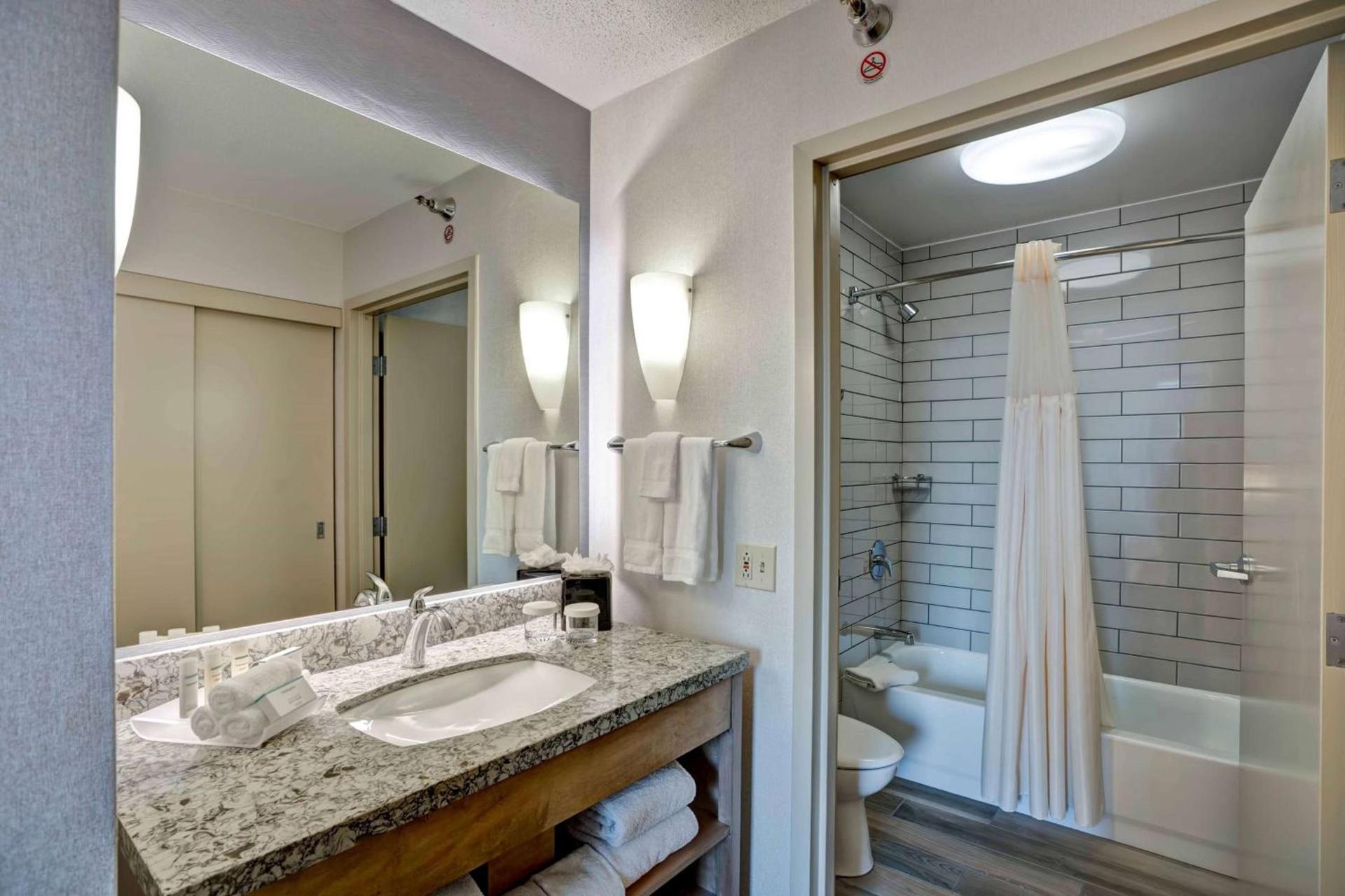 Homewood Suites by Hilton Chicago-Downtown photo 35